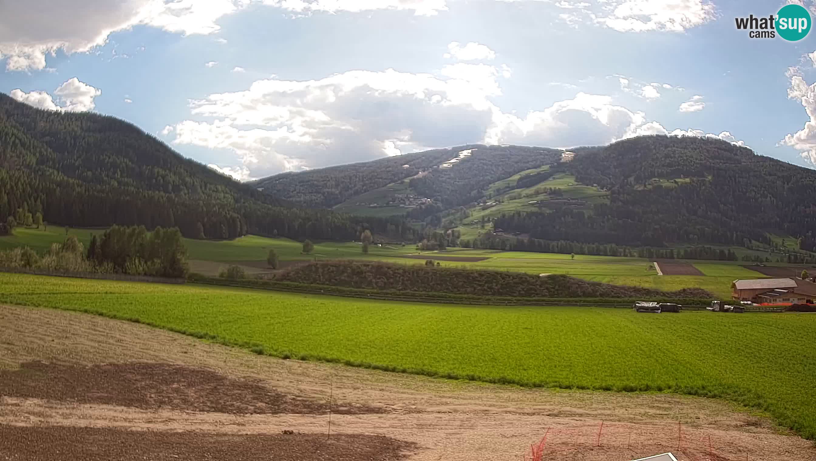Webkamera Olang | Blick auf den Kronplatz von den Sottla Apartments
