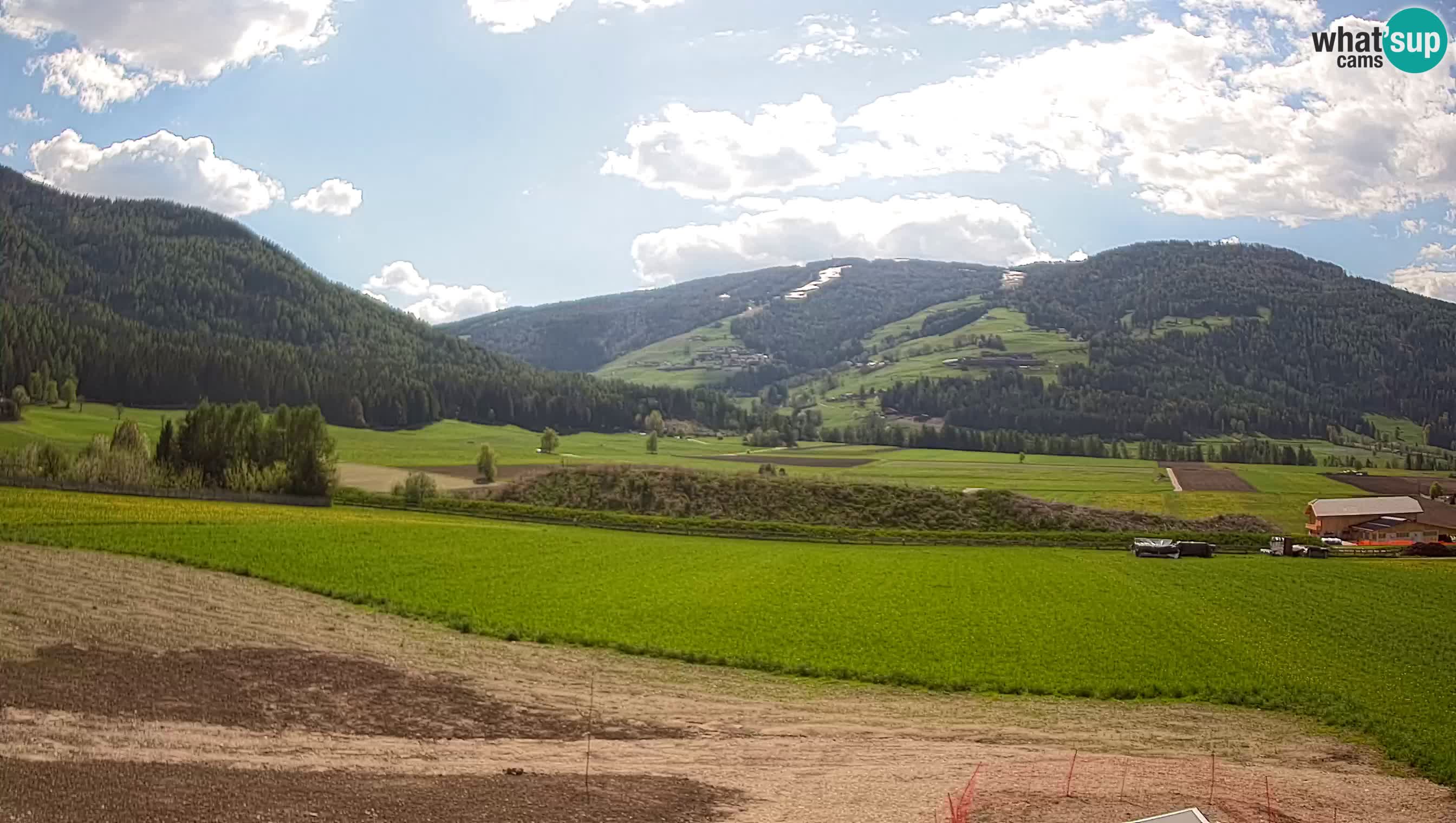 Webkamera Olang | Blick auf den Kronplatz von den Sottla Apartments