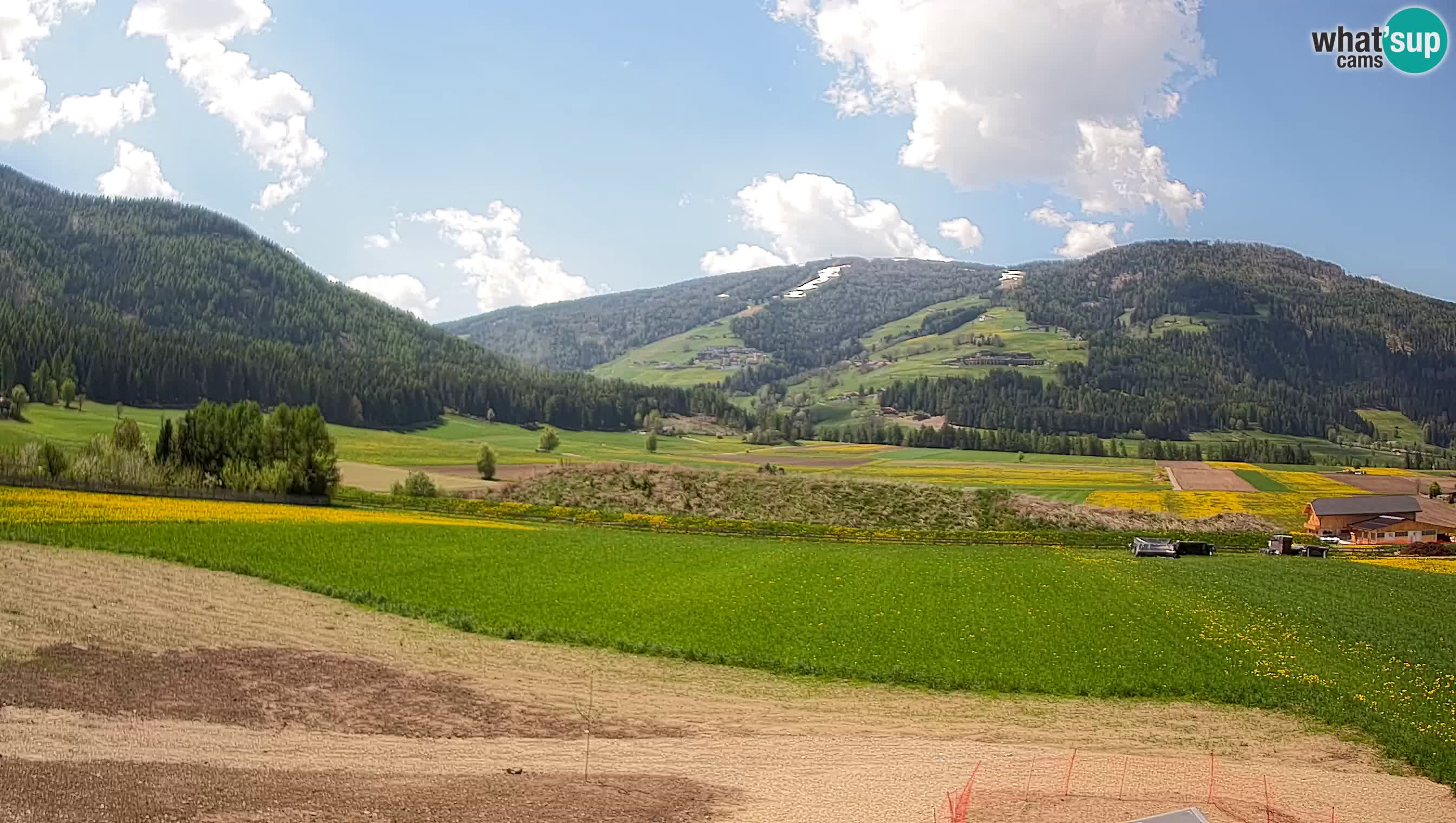 Webkamera Olang | Blick auf den Kronplatz von den Sottla Apartments