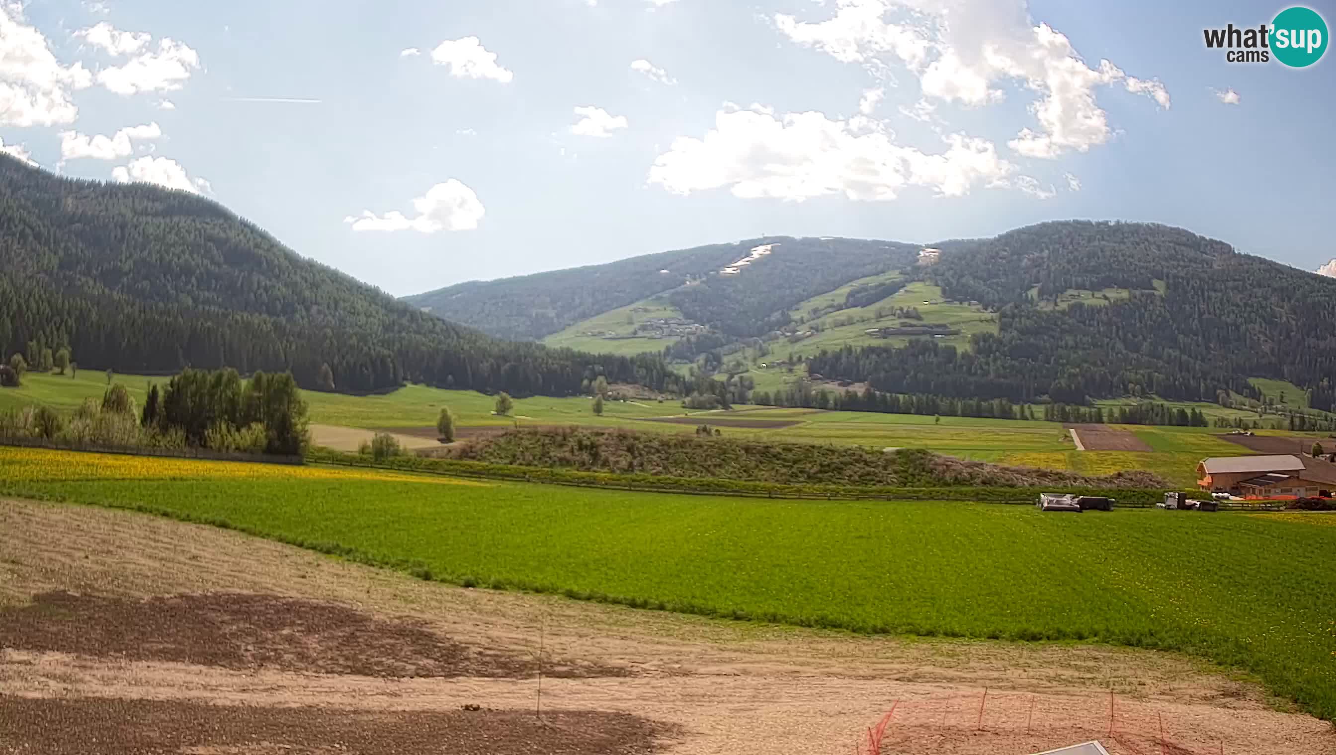 Webkamera Olang | Blick auf den Kronplatz von den Sottla Apartments