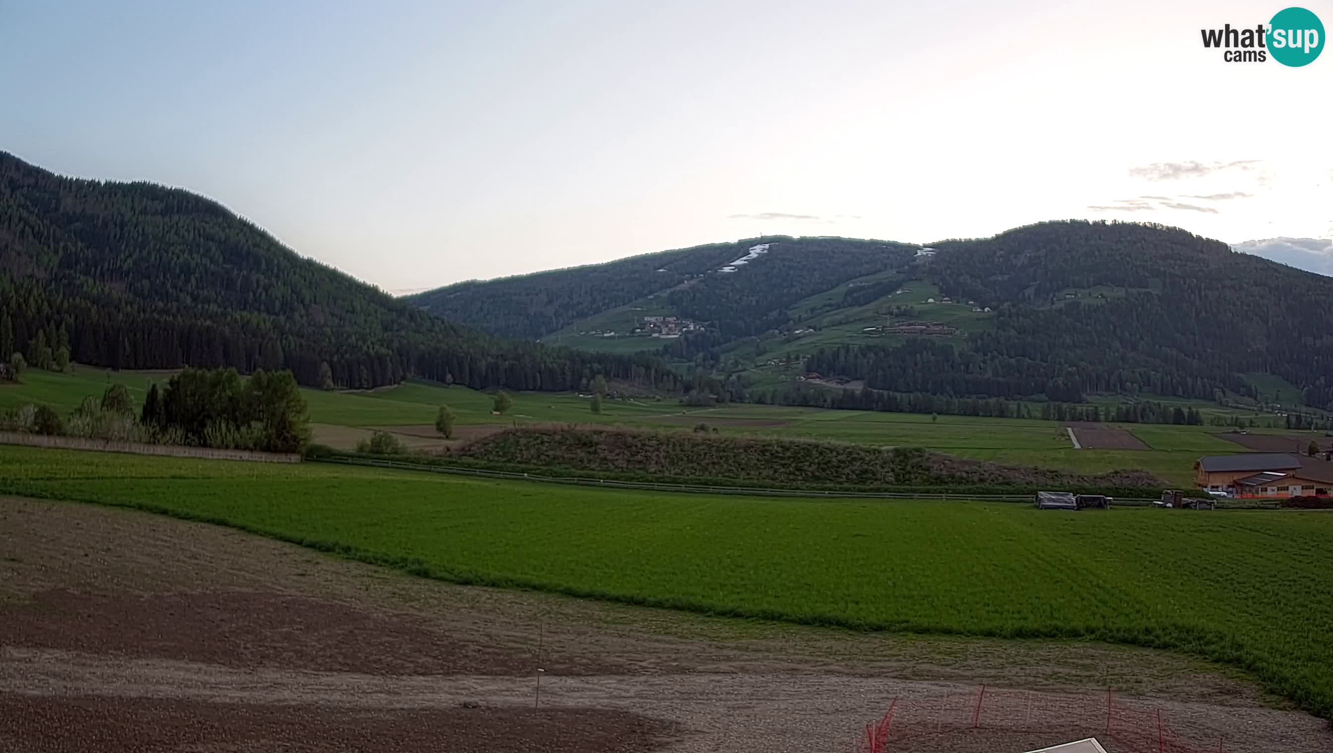 Webkamera Olang | Blick auf den Kronplatz von den Sottla Apartments