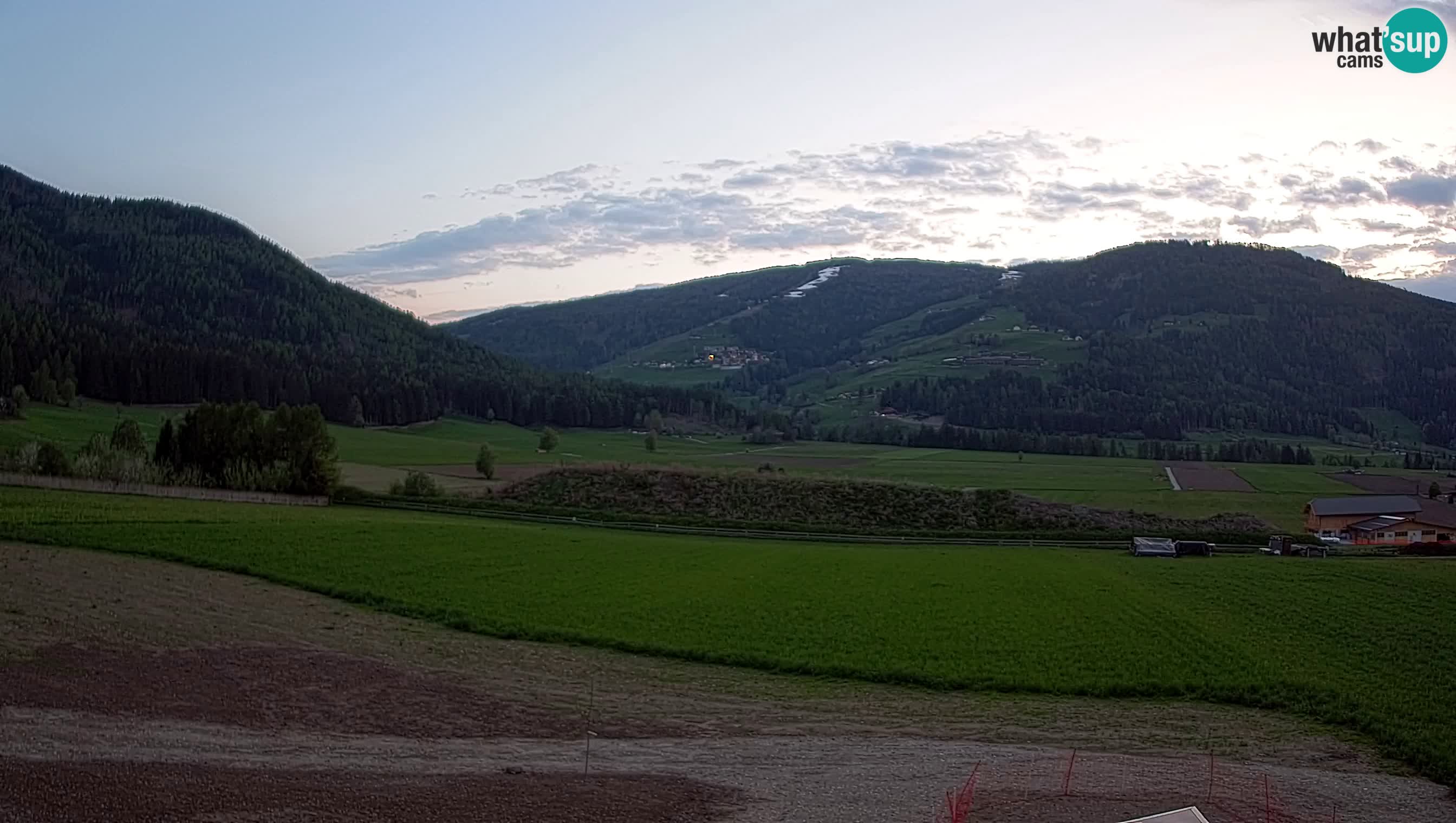Webkamera Olang | Blick auf den Kronplatz von den Sottla Apartments