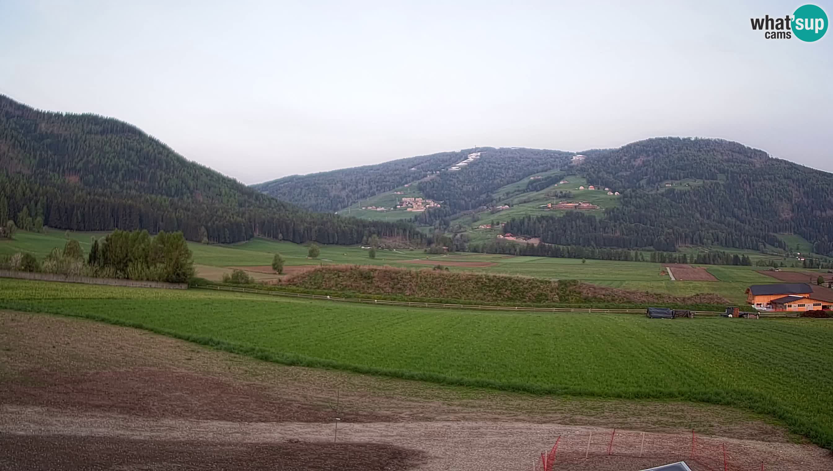 Webkamera Olang | Blick auf den Kronplatz von den Sottla Apartments