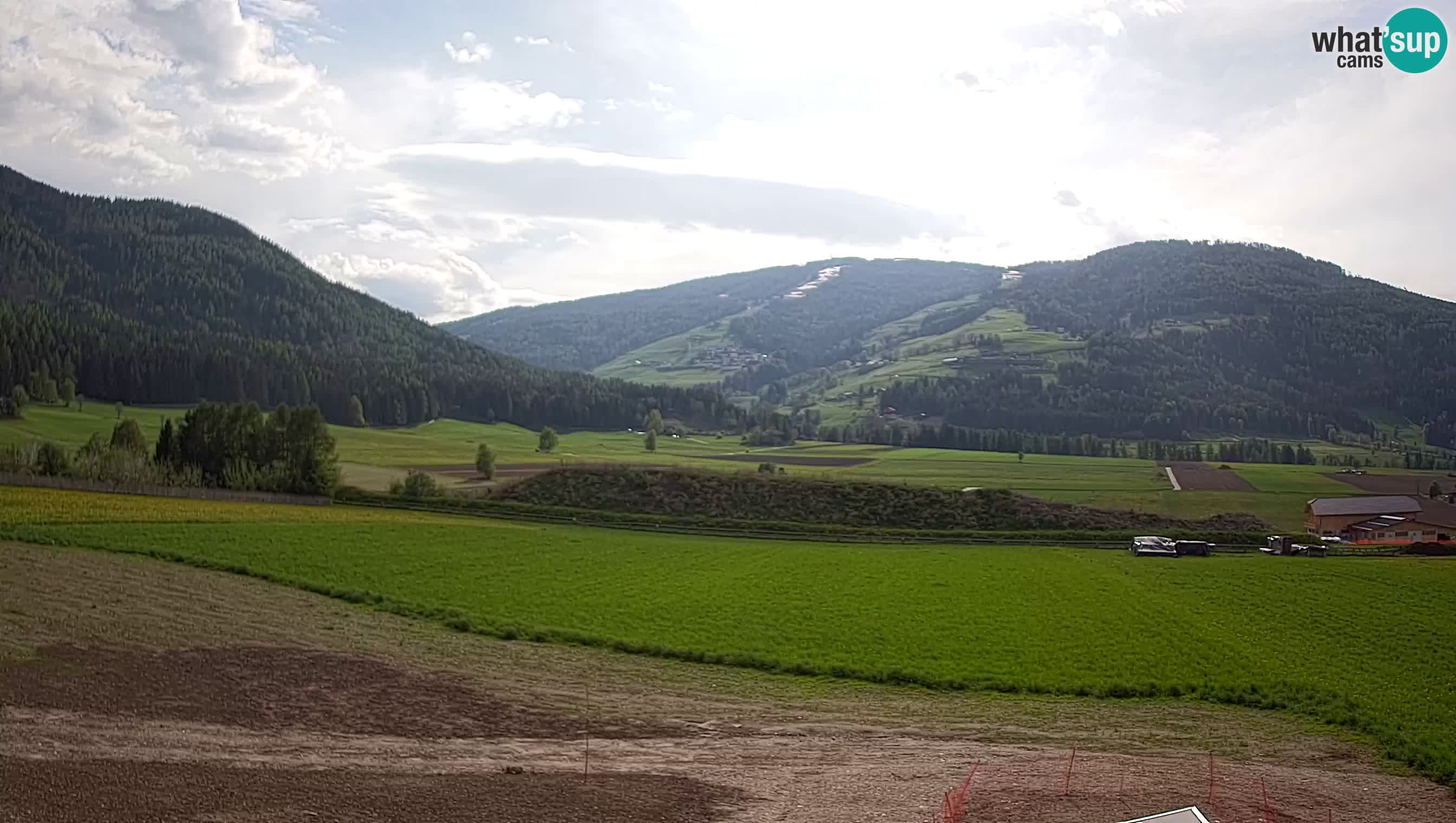Webkamera Olang | Blick auf den Kronplatz von den Sottla Apartments