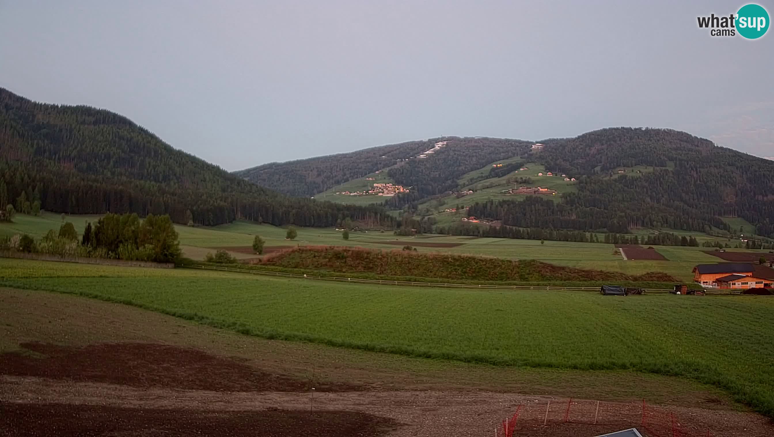 Webkamera Olang | Blick auf den Kronplatz von den Sottla Apartments