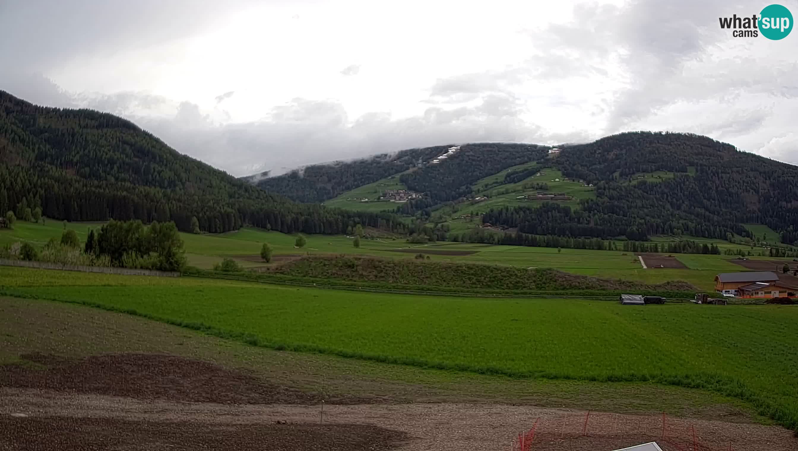 Webkamera Olang | Blick auf den Kronplatz von den Sottla Apartments