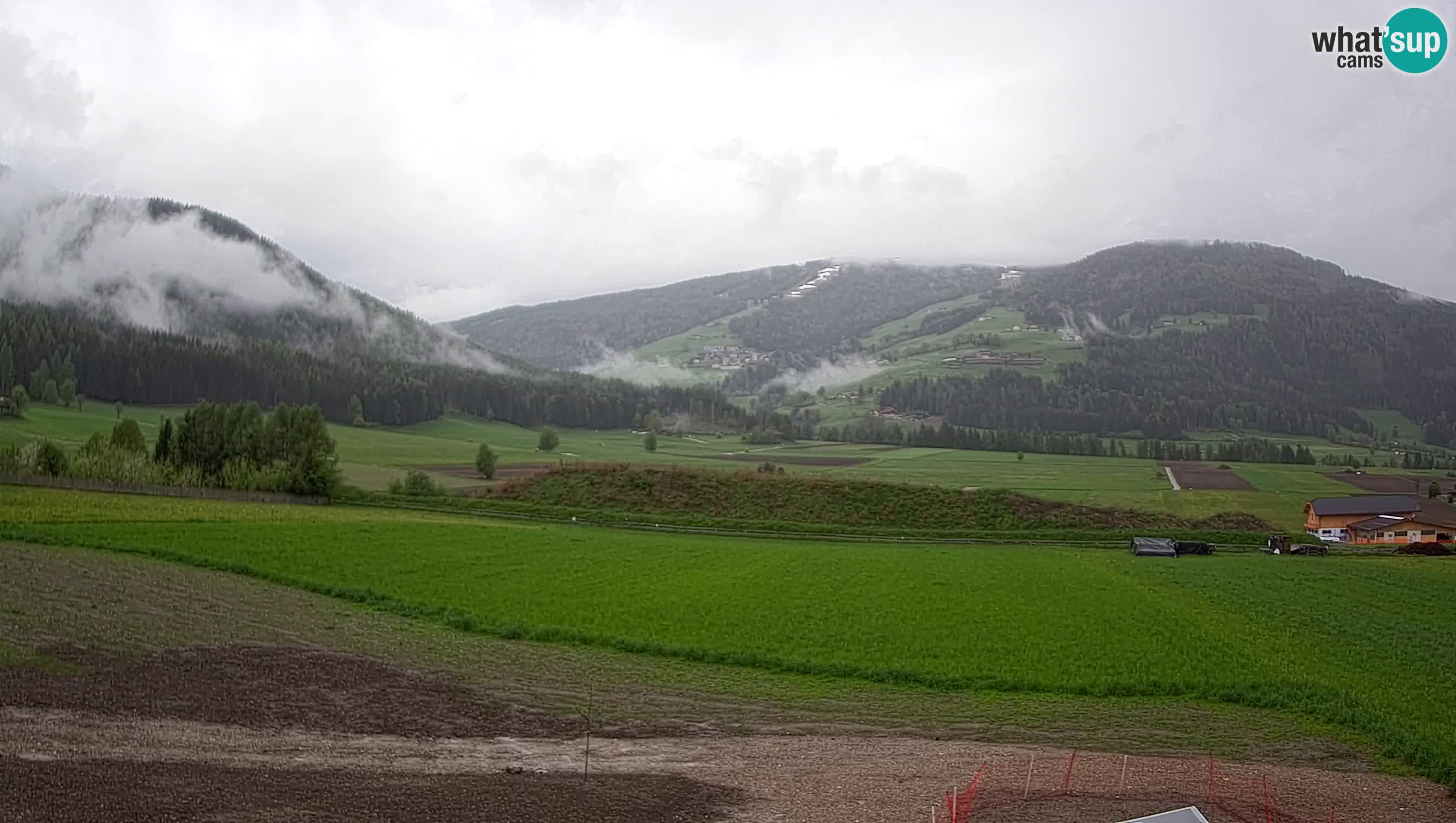 Webkamera Olang | Blick auf den Kronplatz von den Sottla Apartments
