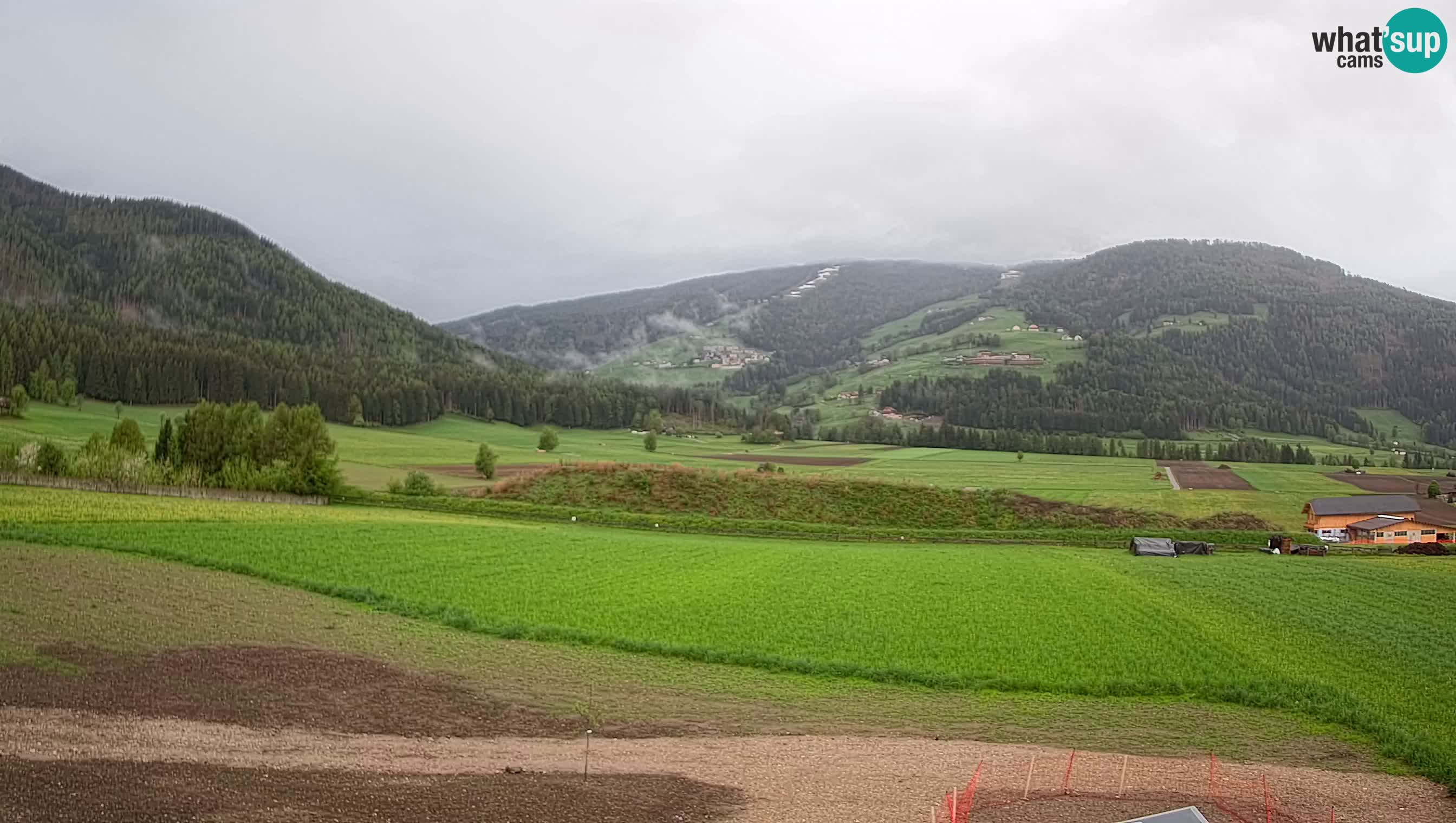 Webkamera Olang | Blick auf den Kronplatz von den Sottla Apartments