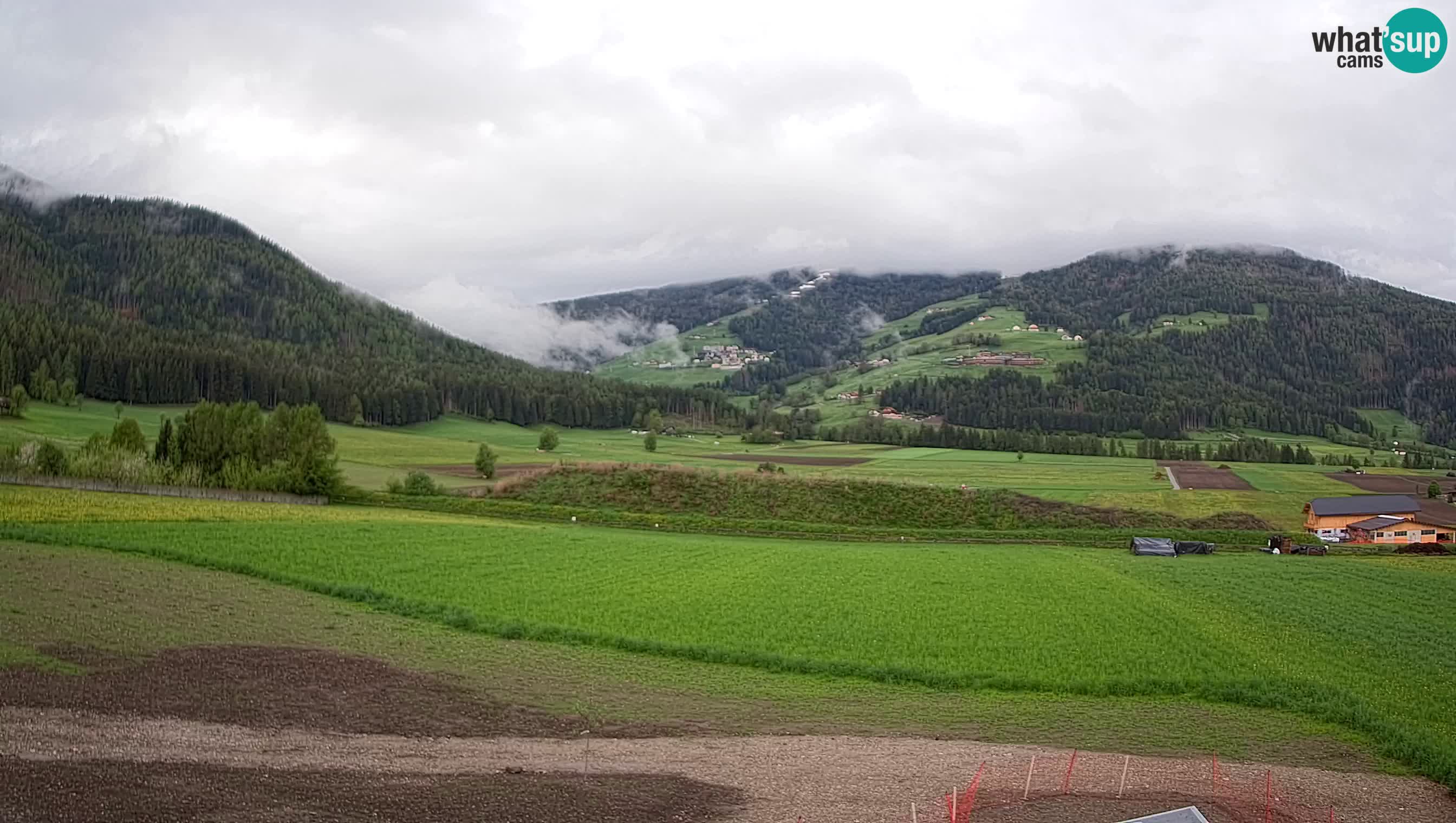 Webkamera Olang | Blick auf den Kronplatz von den Sottla Apartments