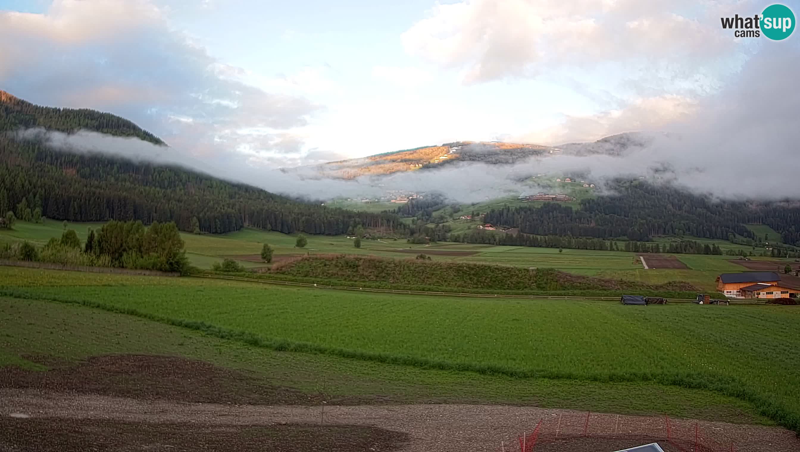 Webkamera Olang | Blick auf den Kronplatz von den Sottla Apartments