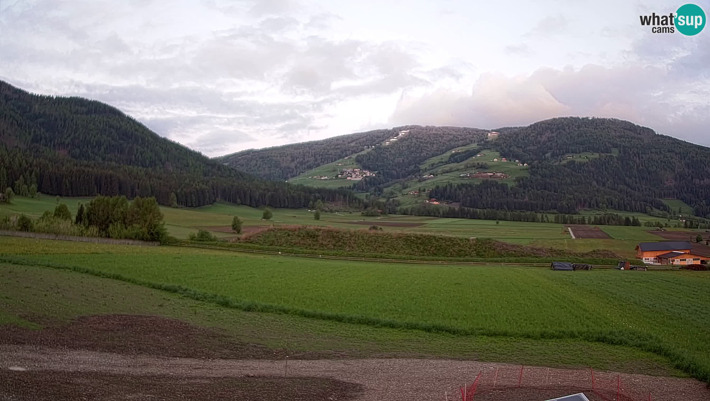 Webkamera Olang | Blick auf den Kronplatz von den Sottla Apartments