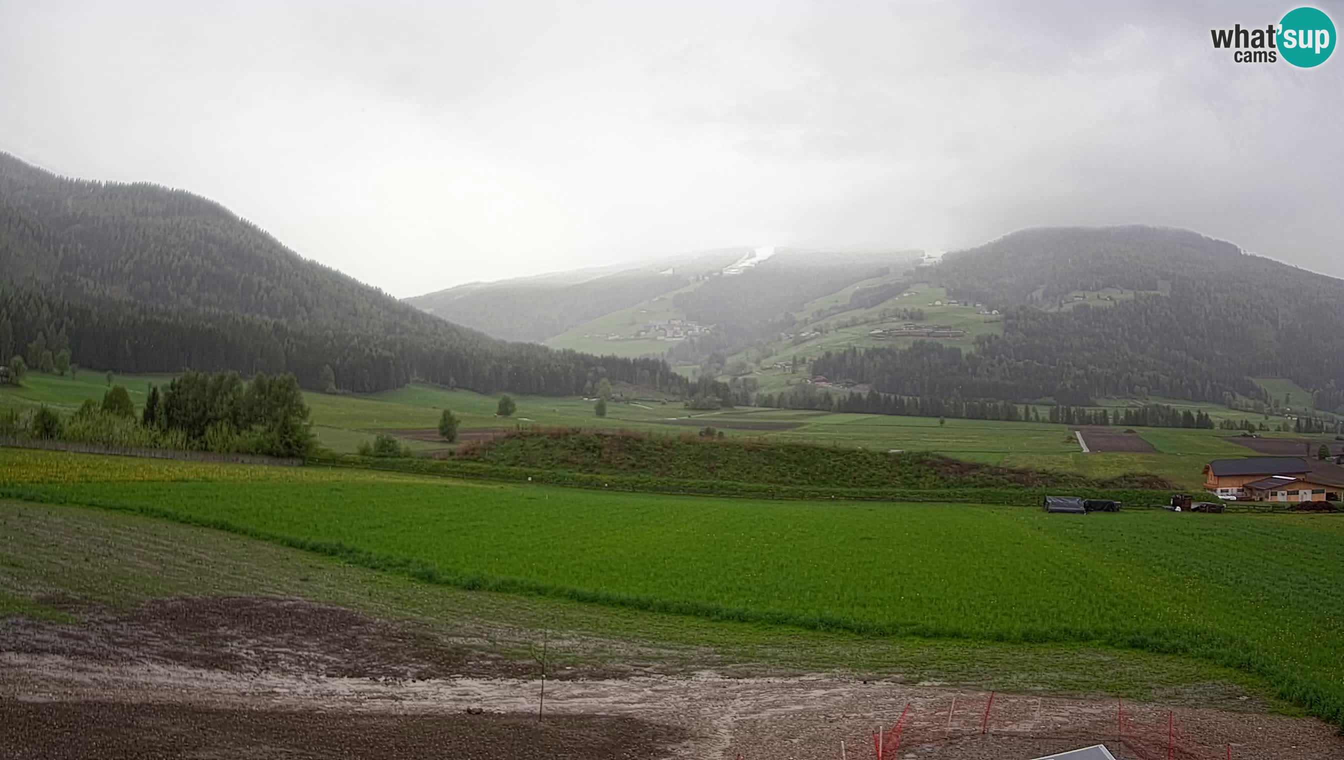 Webkamera Olang | Blick auf den Kronplatz von den Sottla Apartments