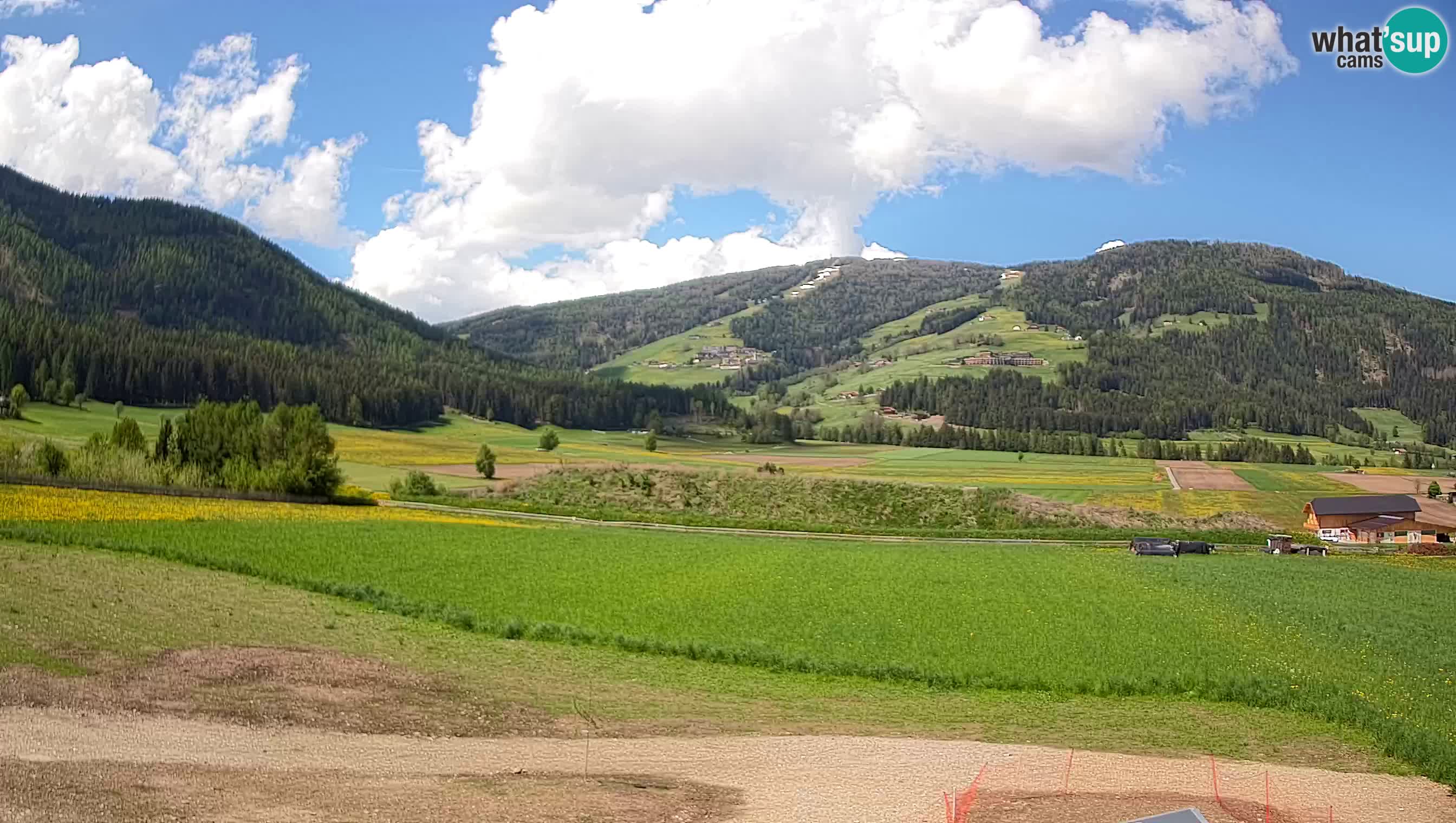 Webkamera Olang | Blick auf den Kronplatz von den Sottla Apartments