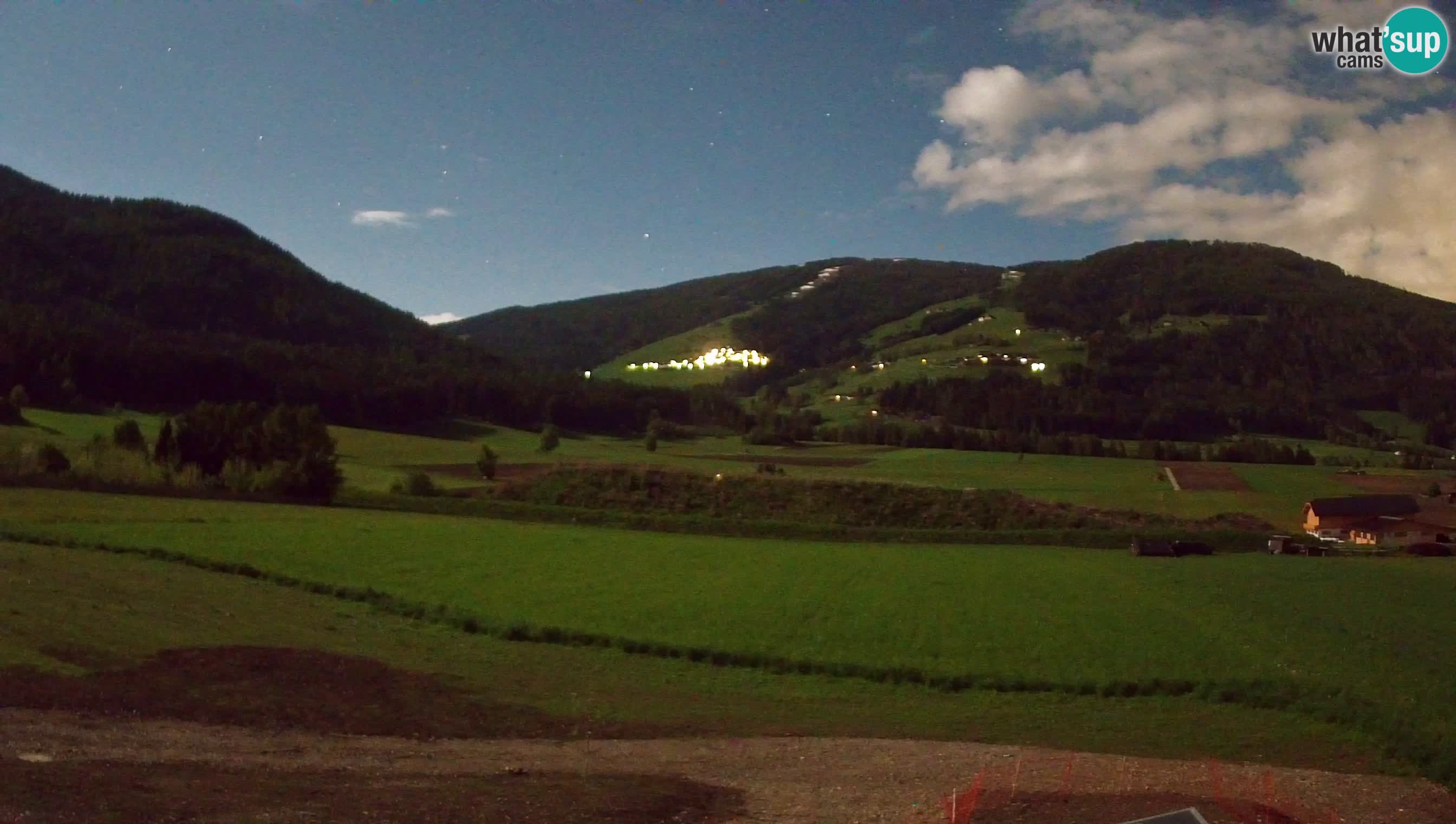 Webkamera Olang | Blick auf den Kronplatz von den Sottla Apartments