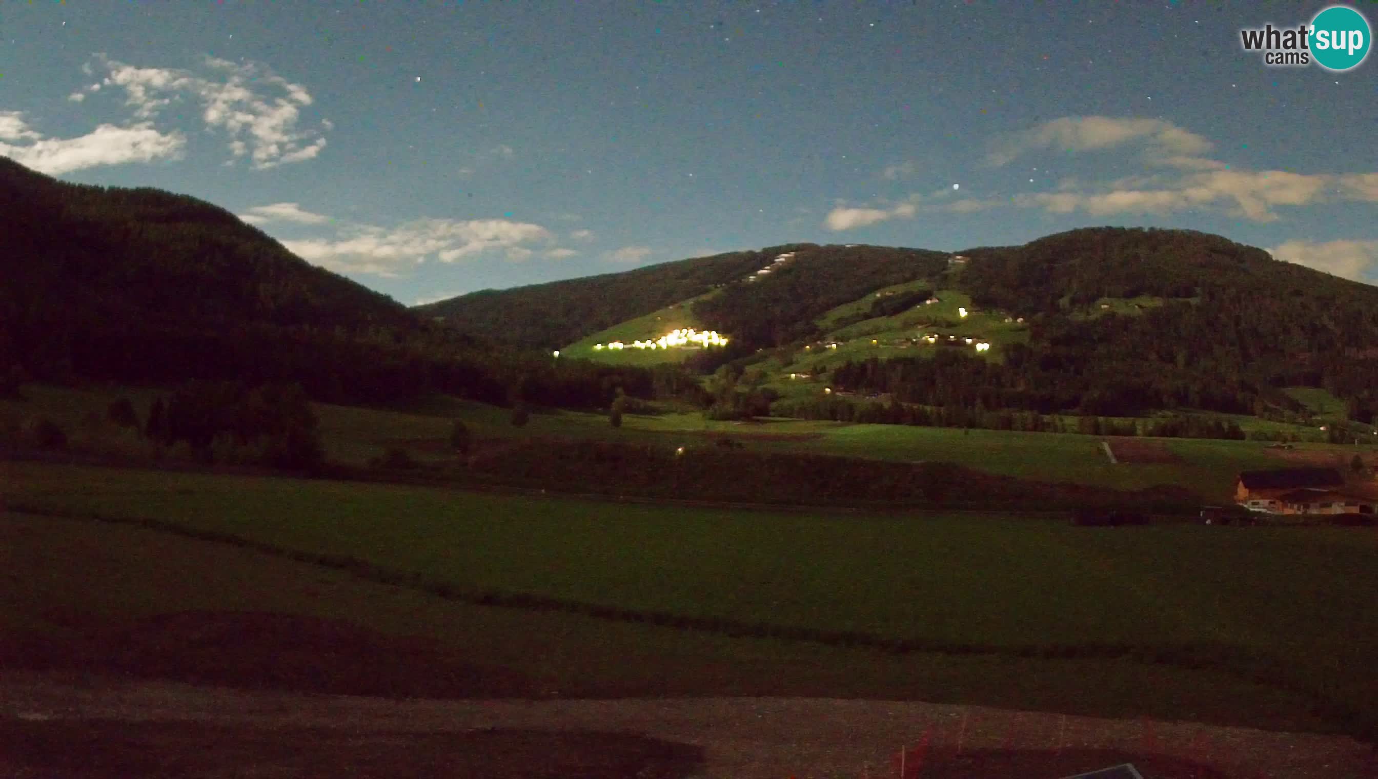 Webkamera Olang | Blick auf den Kronplatz von den Sottla Apartments