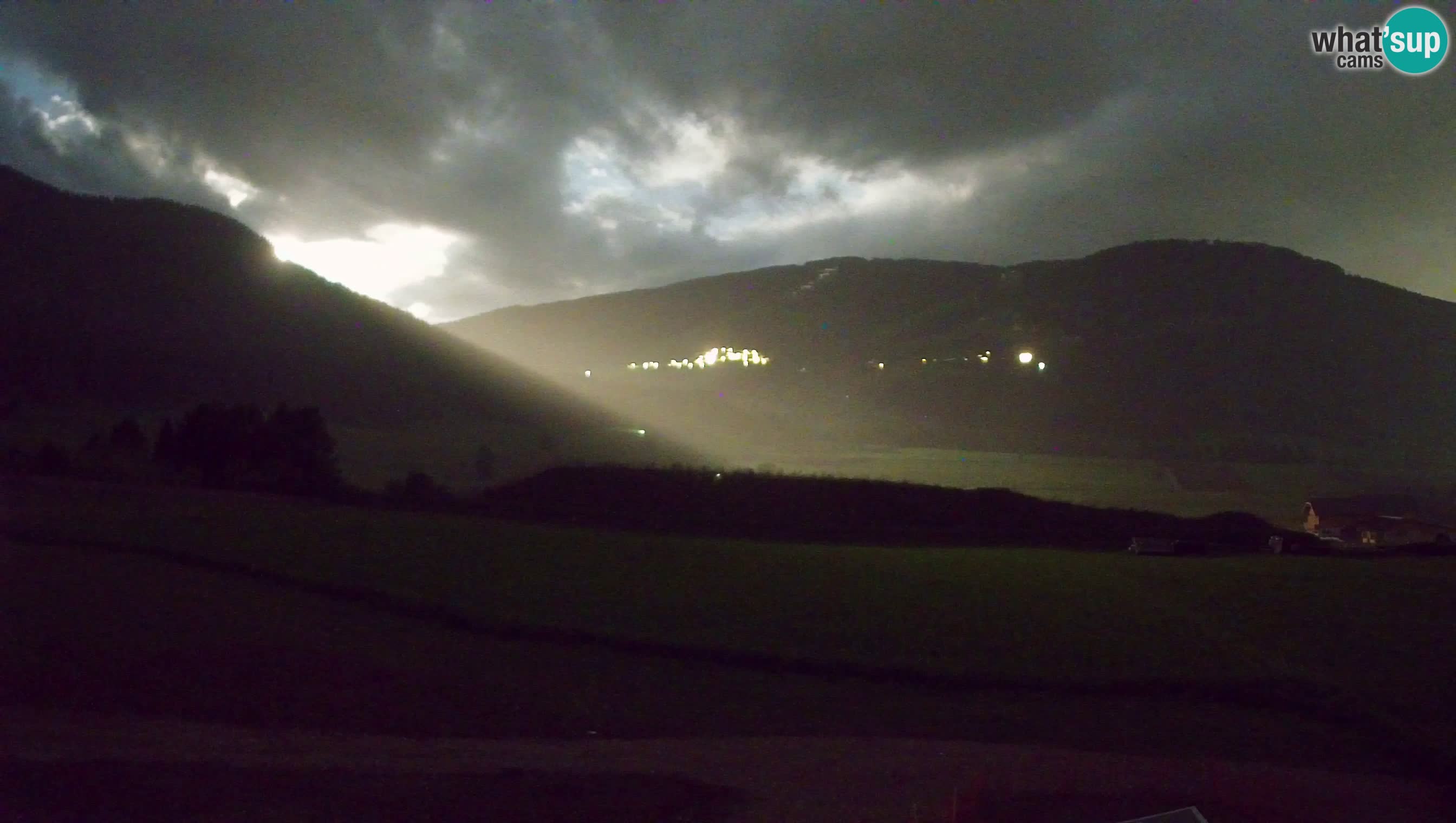 Webkamera Olang | Blick auf den Kronplatz von den Sottla Apartments