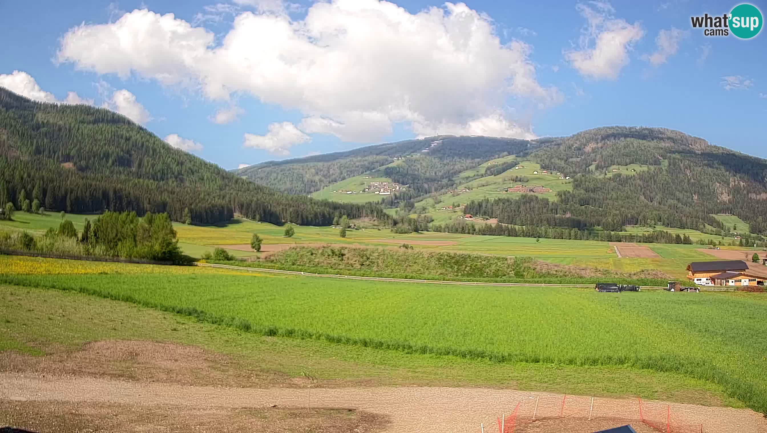 Webkamera Olang | Blick auf den Kronplatz von den Sottla Apartments