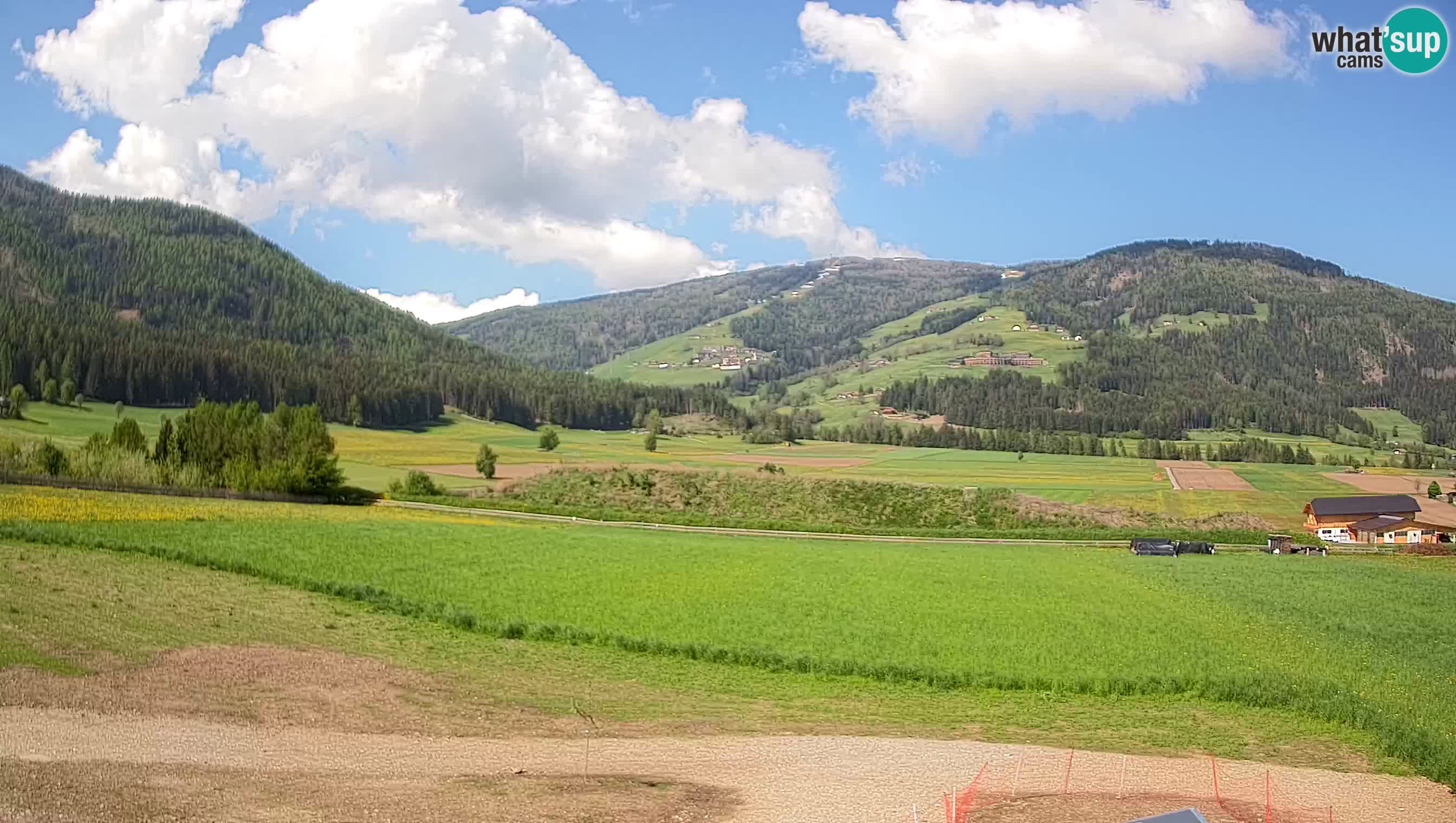 Webkamera Olang | Blick auf den Kronplatz von den Sottla Apartments