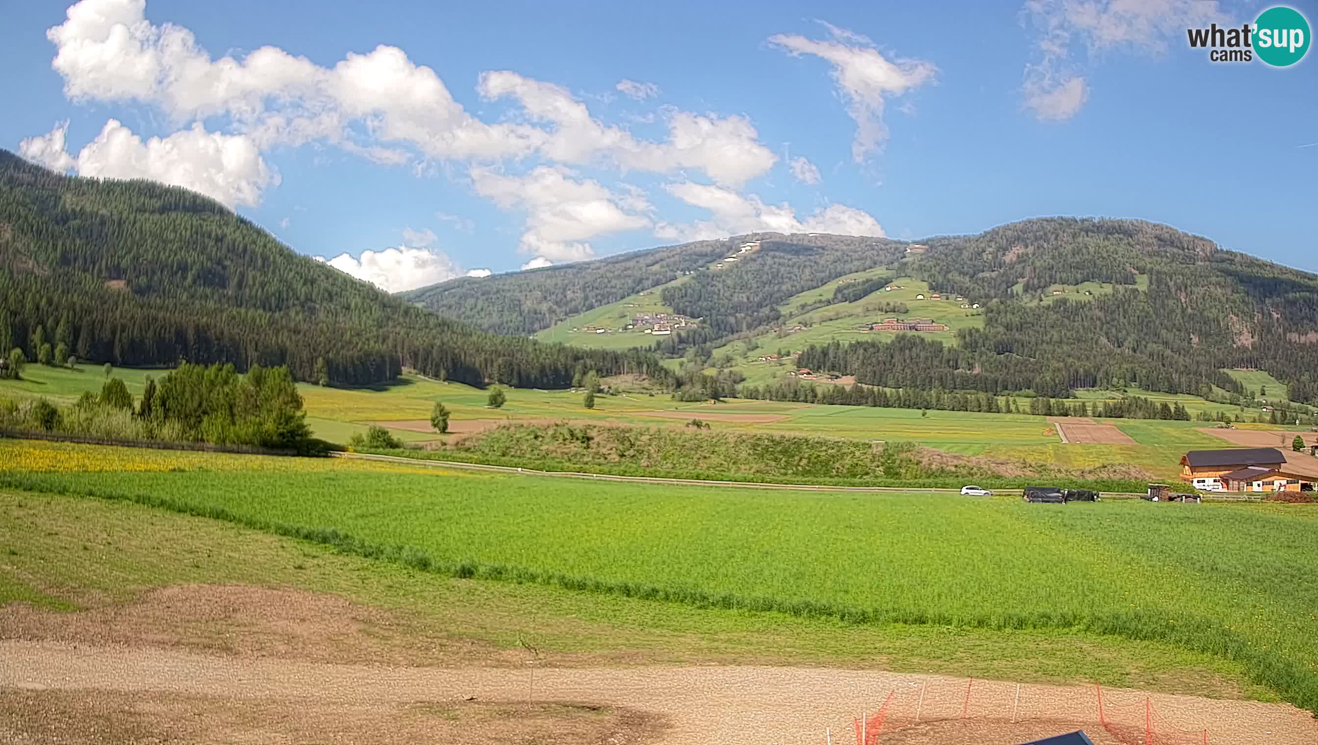 Webkamera Olang | Blick auf den Kronplatz von den Sottla Apartments
