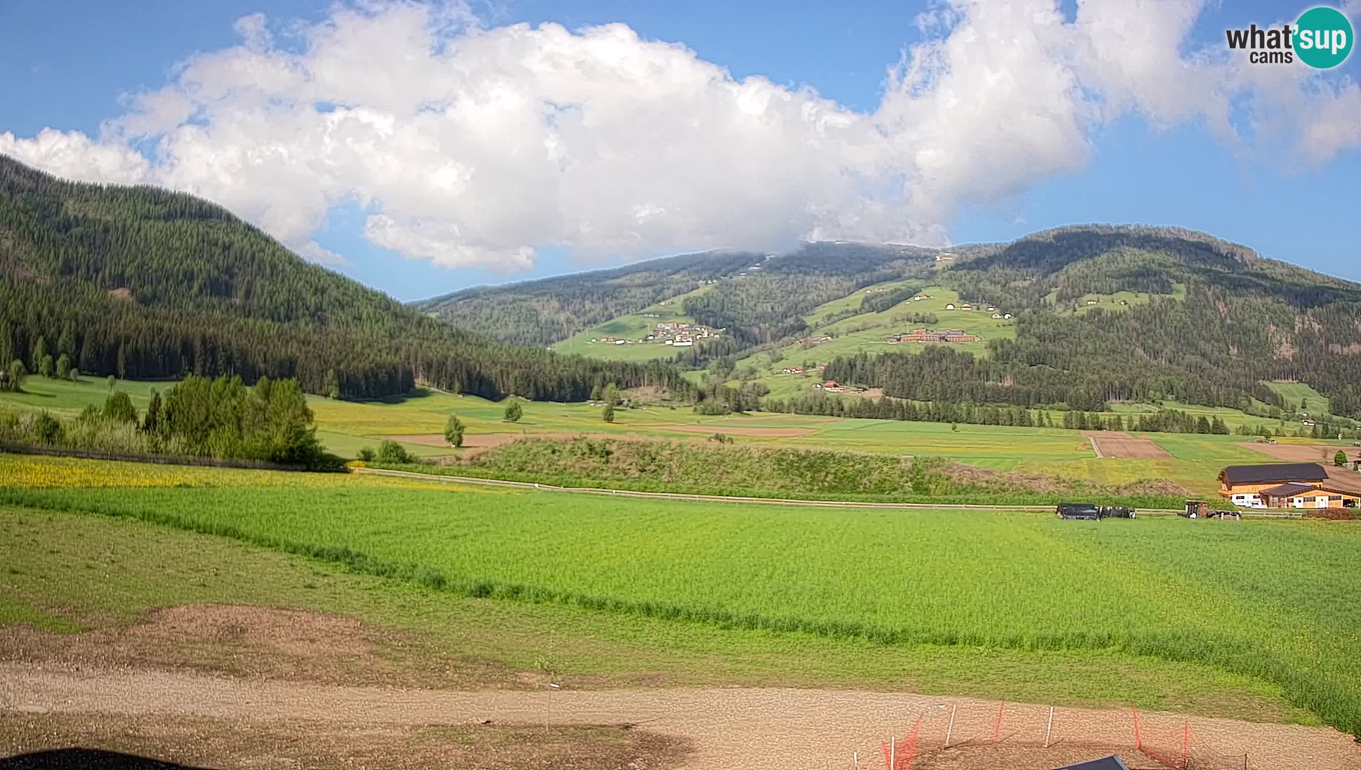 Webkamera Olang | Blick auf den Kronplatz von den Sottla Apartments