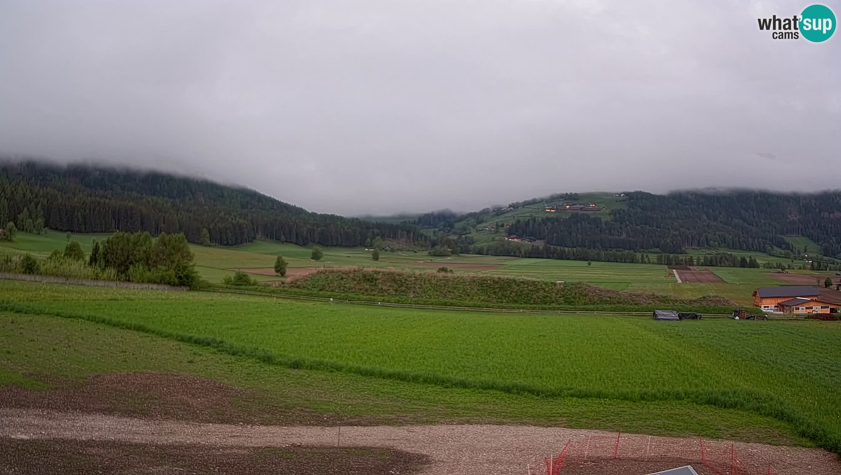 Webkamera Olang | Blick auf den Kronplatz von den Sottla Apartments