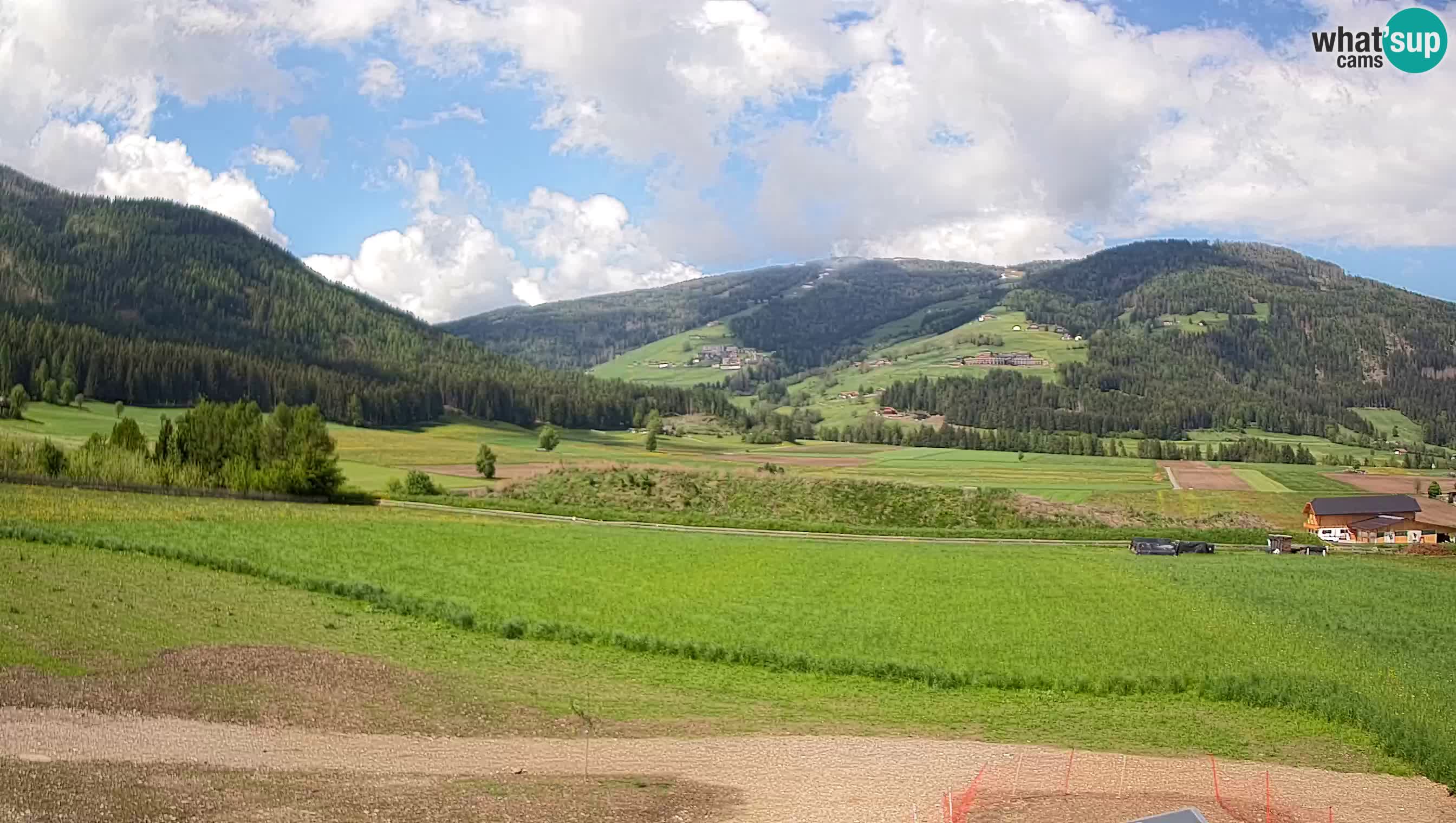 Webkamera Olang | Blick auf den Kronplatz von den Sottla Apartments