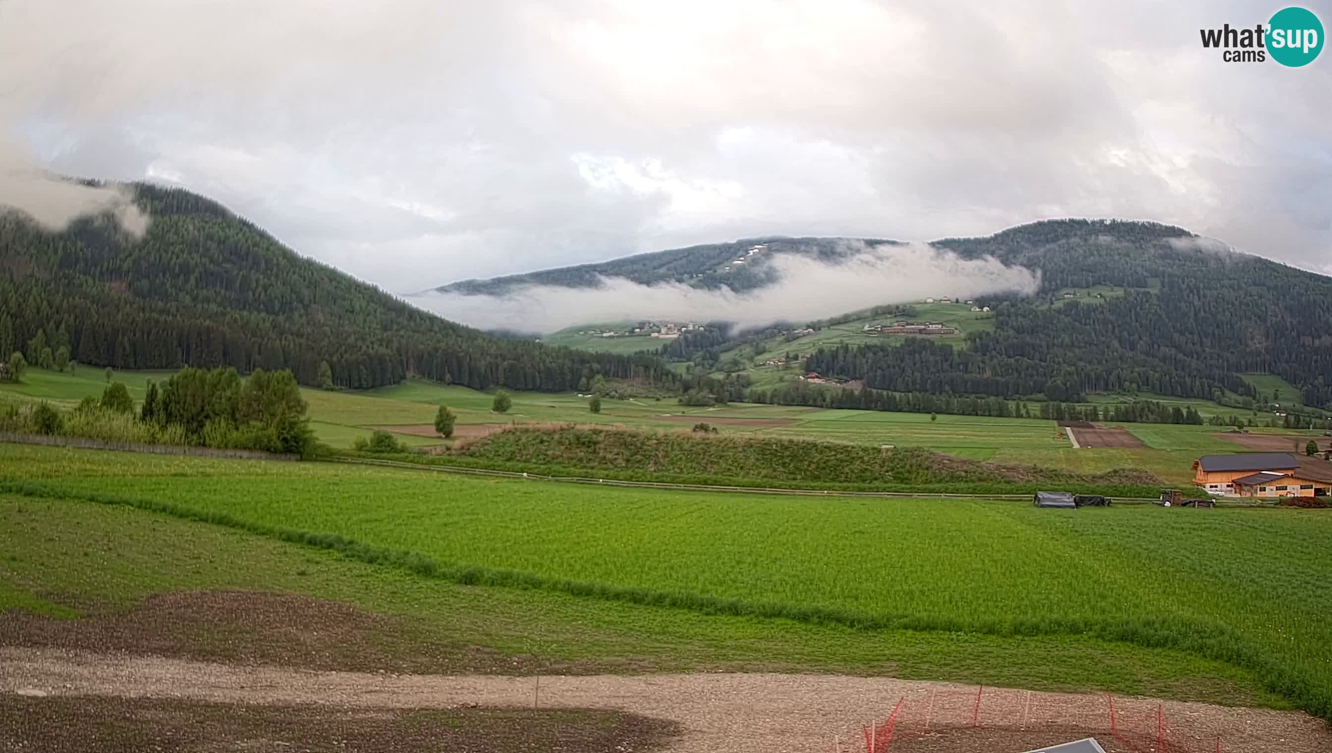 Webkamera Olang | Blick auf den Kronplatz von den Sottla Apartments