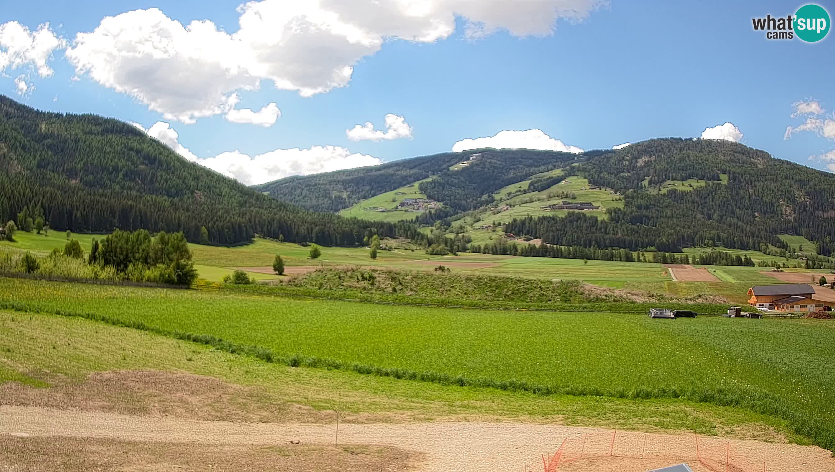 Webkamera Olang | Blick auf den Kronplatz von den Sottla Apartments