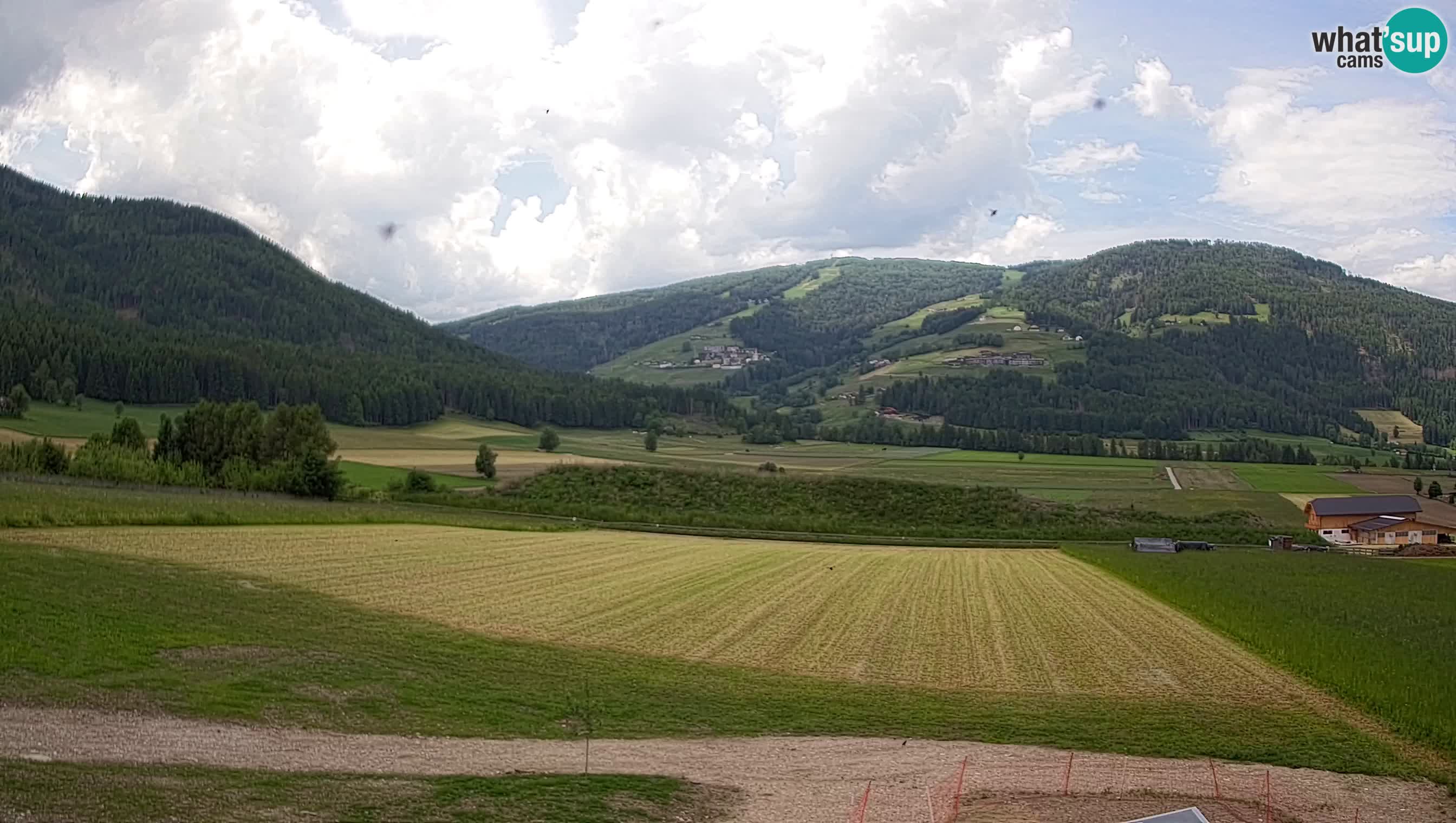 Webkamera Olang | Blick auf den Kronplatz von den Sottla Apartments