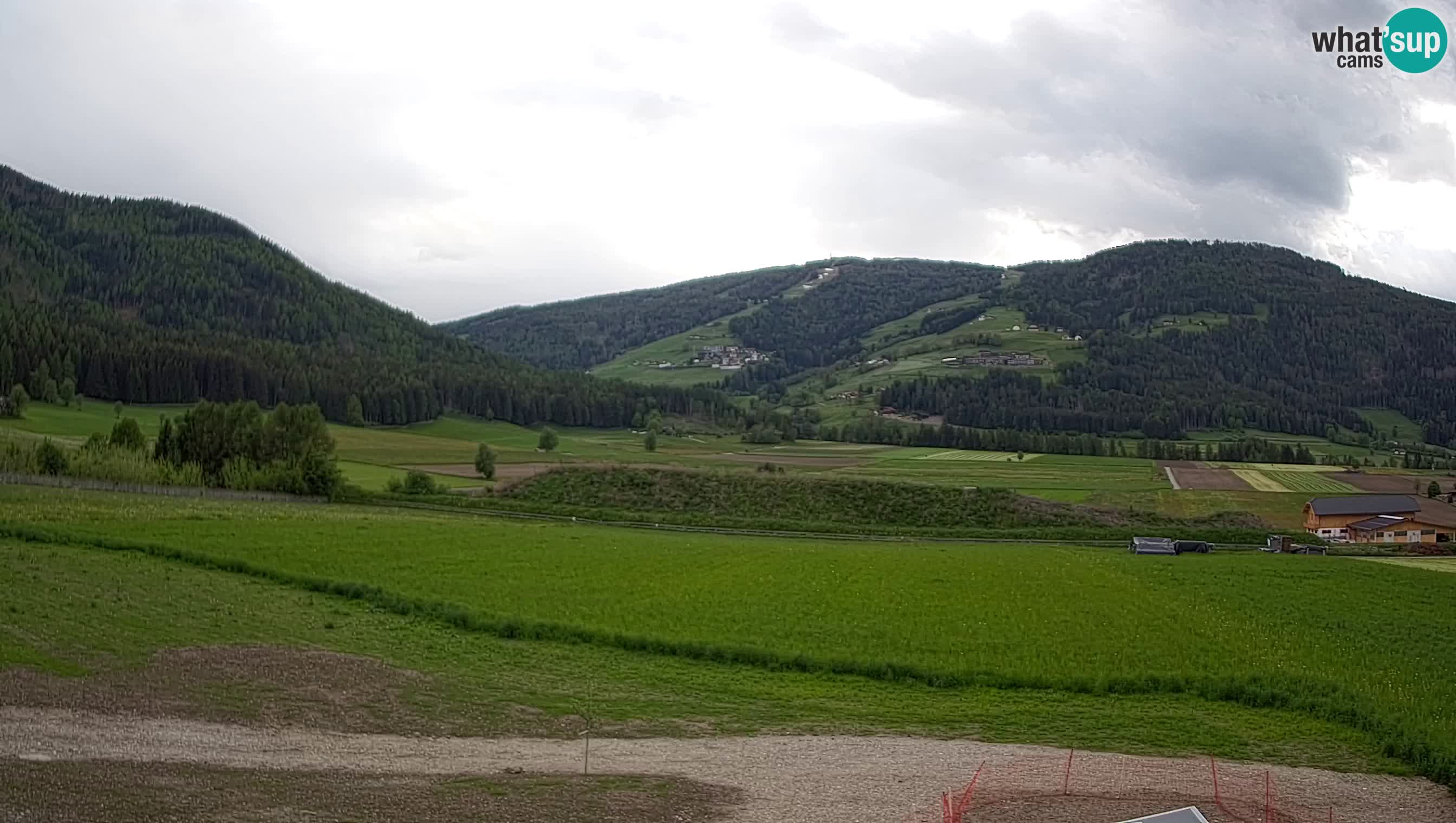 Webkamera Olang | Blick auf den Kronplatz von den Sottla Apartments
