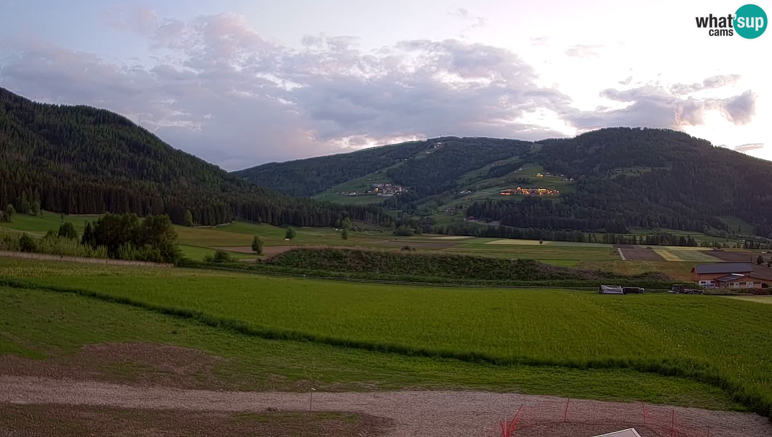 Webkamera Olang | Blick auf den Kronplatz von den Sottla Apartments