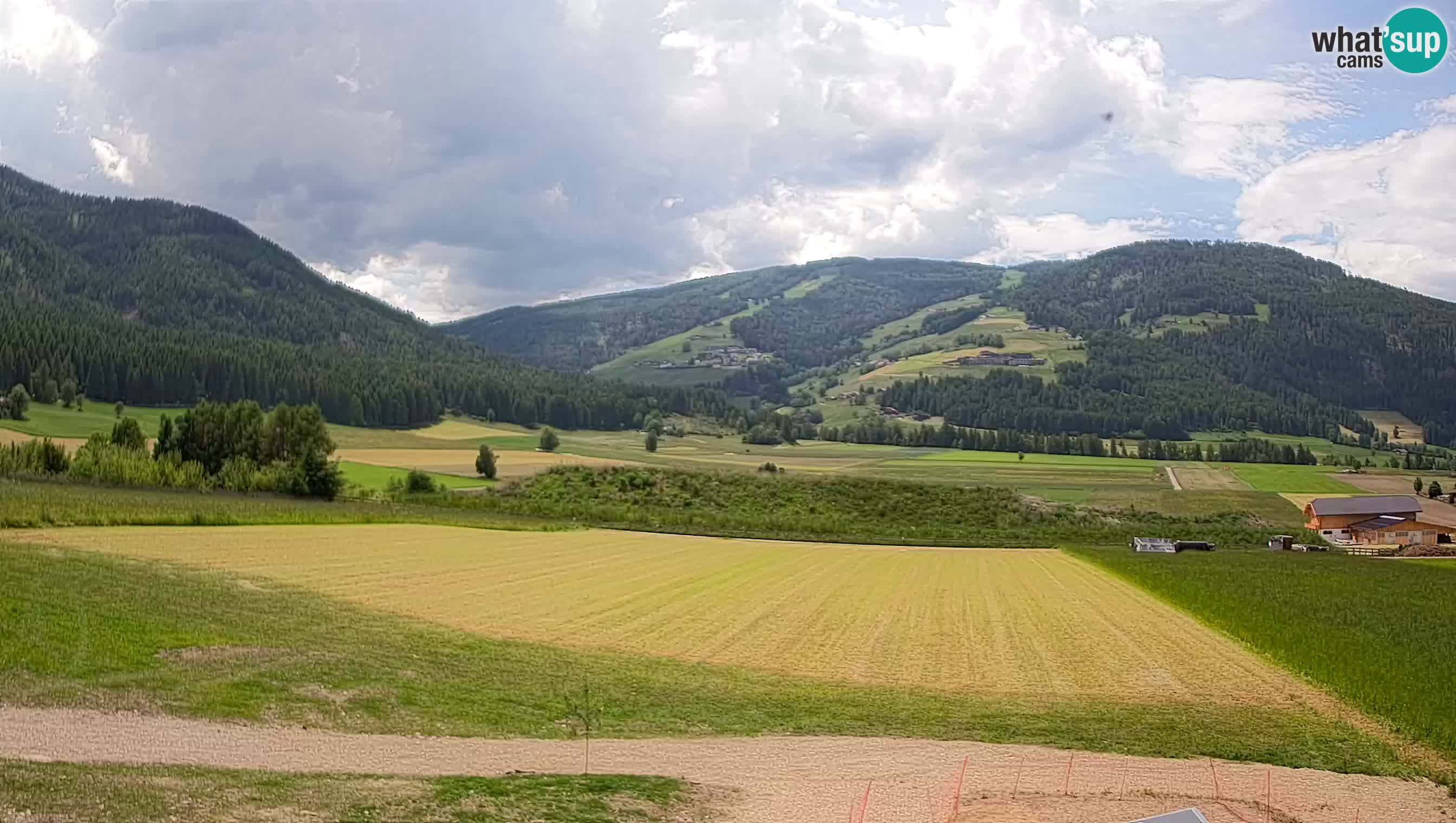 Webkamera Olang | Blick auf den Kronplatz von den Sottla Apartments