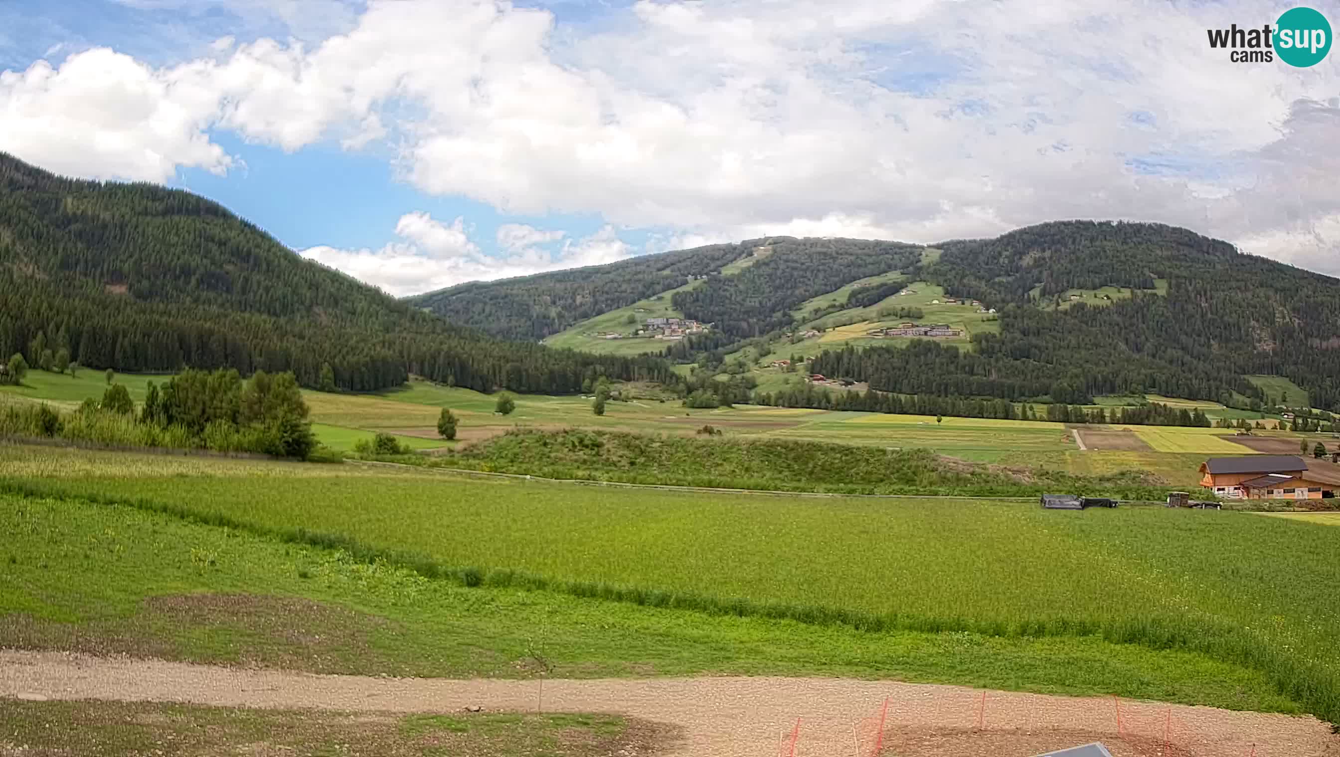 Webkamera Olang | Blick auf den Kronplatz von den Sottla Apartments