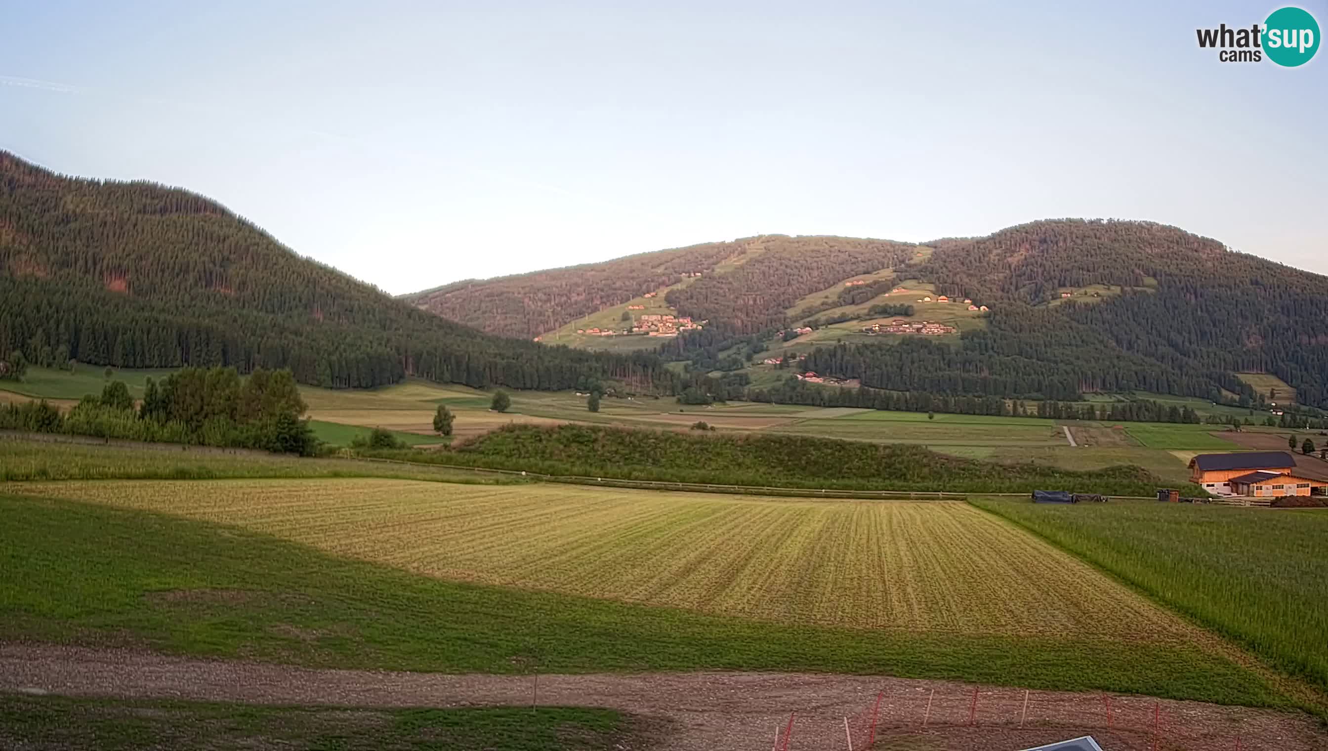 Webkamera Olang | Blick auf den Kronplatz von den Sottla Apartments
