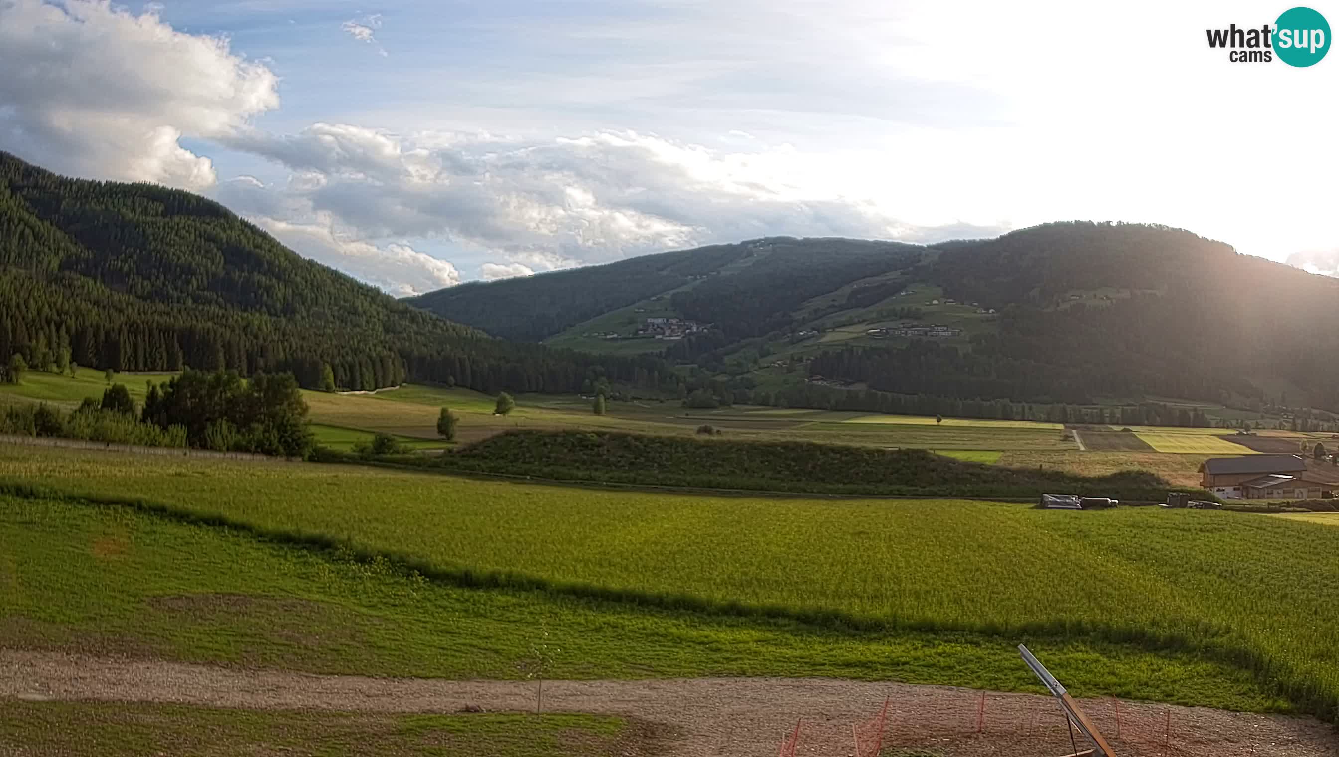 Webkamera Olang | Blick auf den Kronplatz von den Sottla Apartments