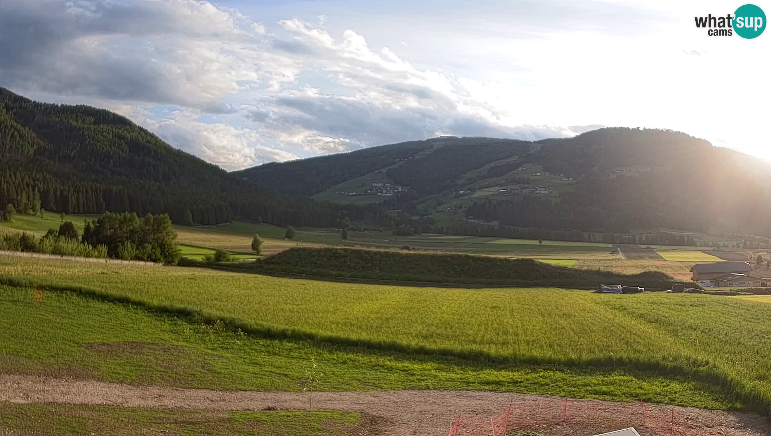 Webkamera Olang | Blick auf den Kronplatz von den Sottla Apartments