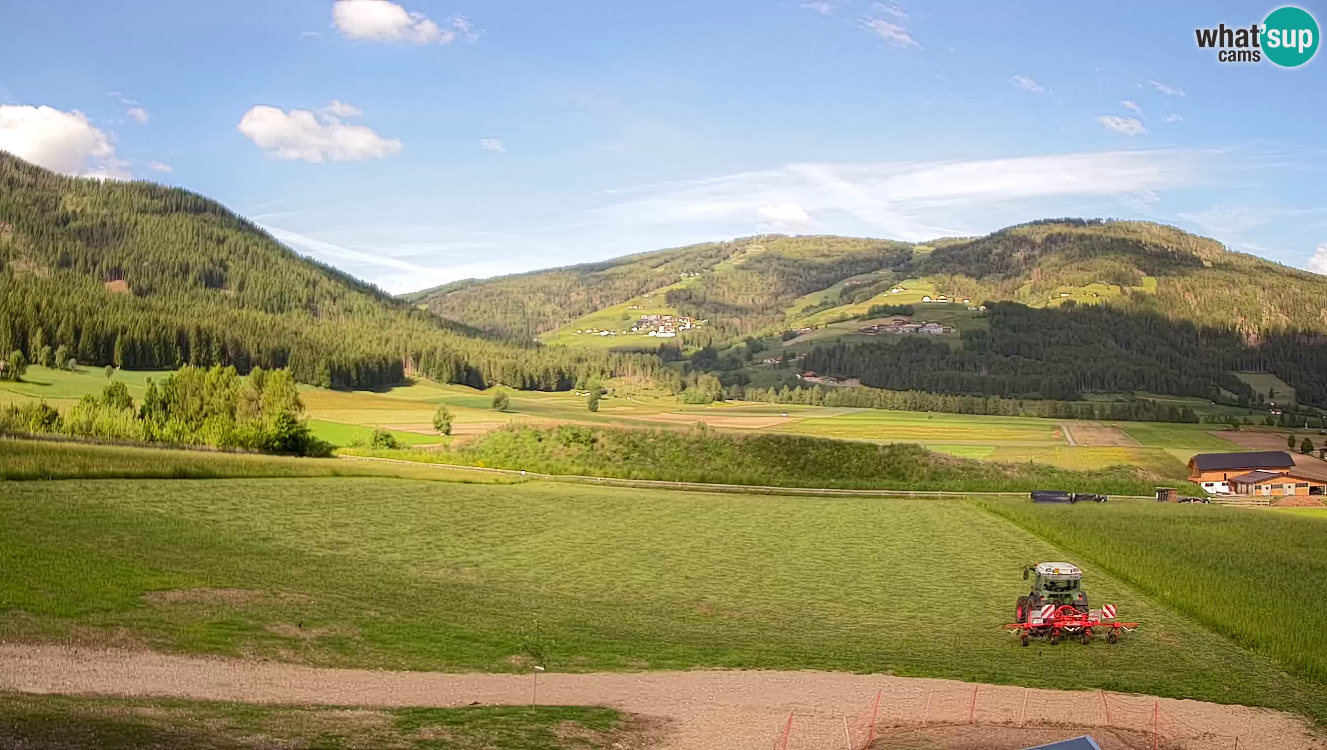 Webkamera Olang | Blick auf den Kronplatz von den Sottla Apartments