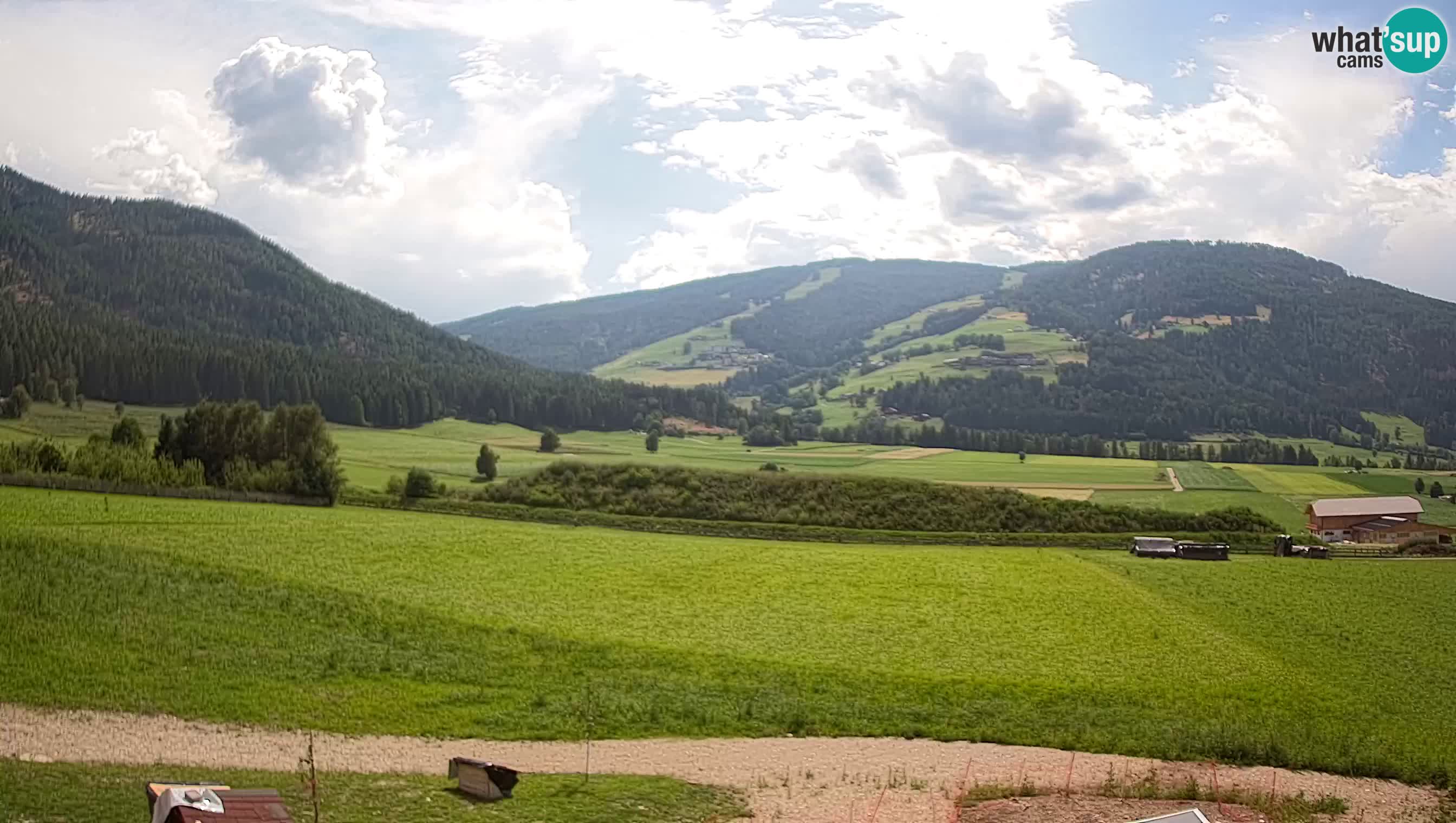 Webkamera Olang | Blick auf den Kronplatz von den Sottla Apartments