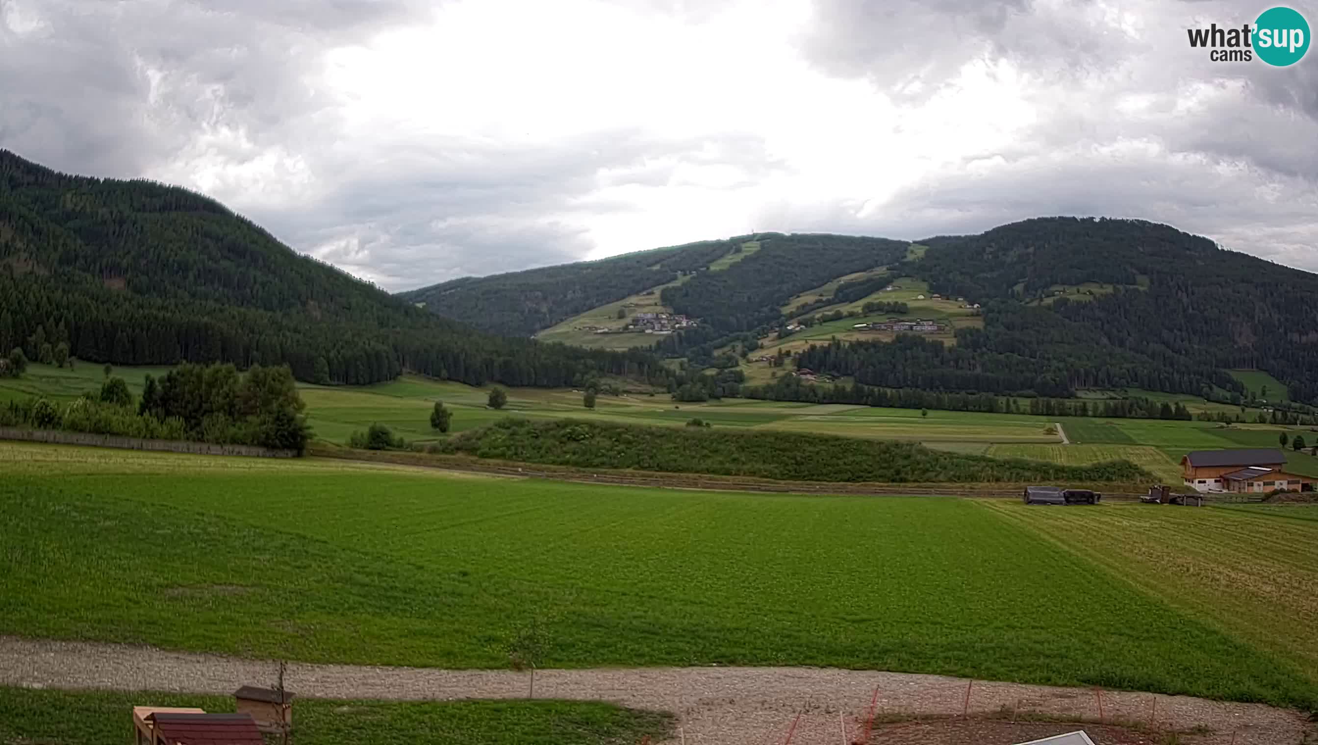 Webkamera Olang | Blick auf den Kronplatz von den Sottla Apartments