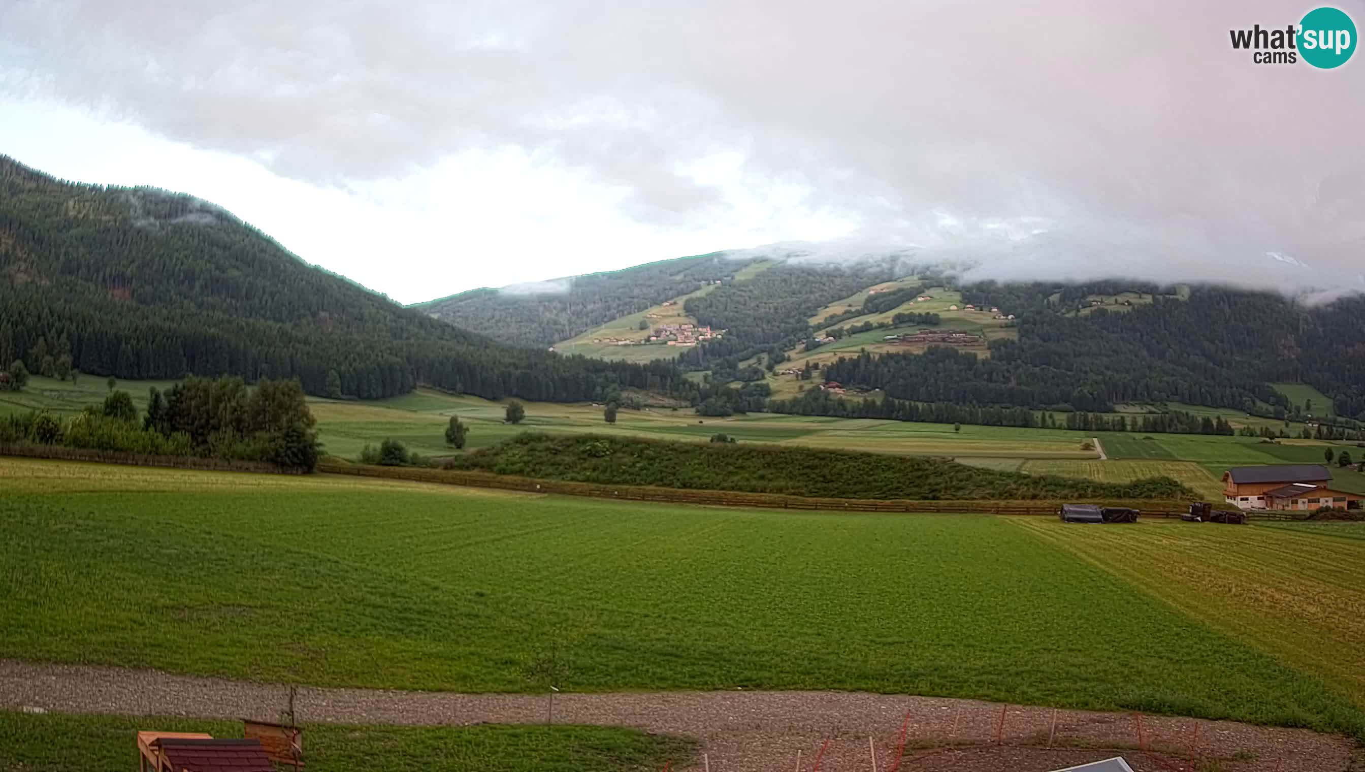 Webkamera Olang | Blick auf den Kronplatz von den Sottla Apartments