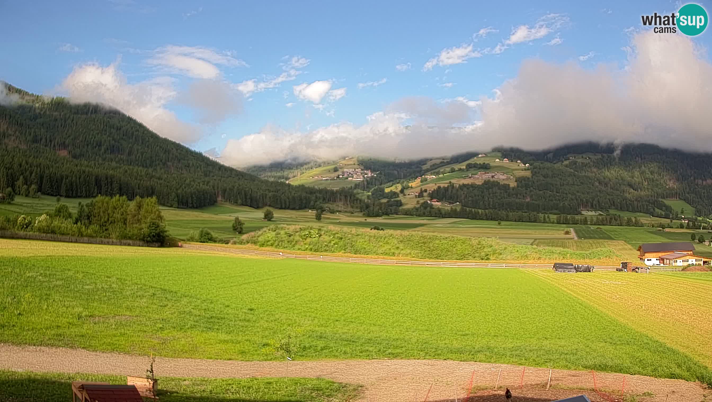 Webkamera Olang | Blick auf den Kronplatz von den Sottla Apartments