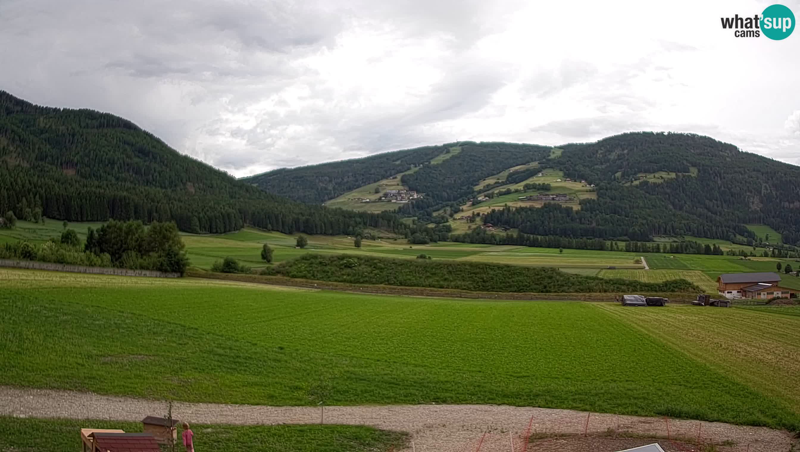 Webkamera Olang | Blick auf den Kronplatz von den Sottla Apartments