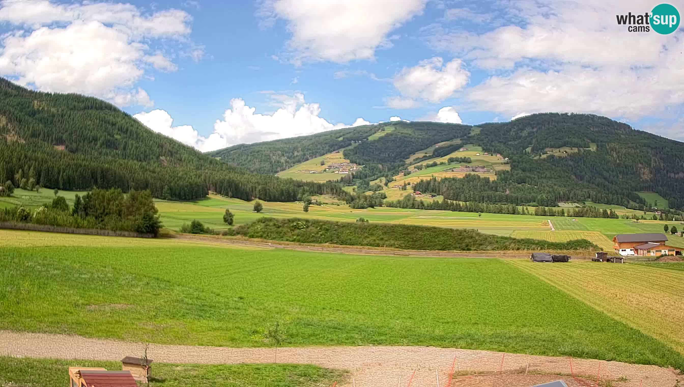 Webkamera Olang | Blick auf den Kronplatz von den Sottla Apartments