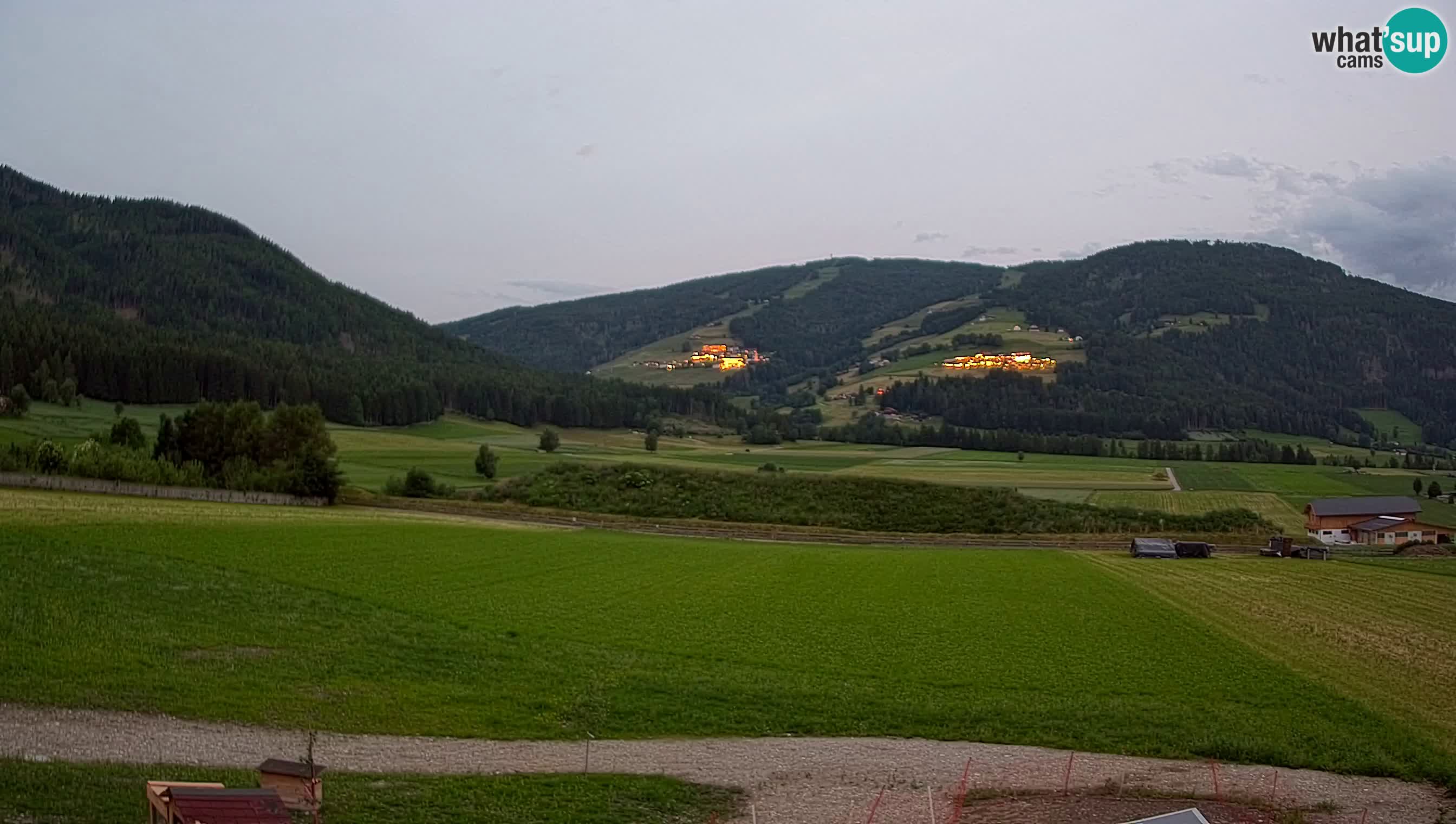 Webkamera Olang | Blick auf den Kronplatz von den Sottla Apartments