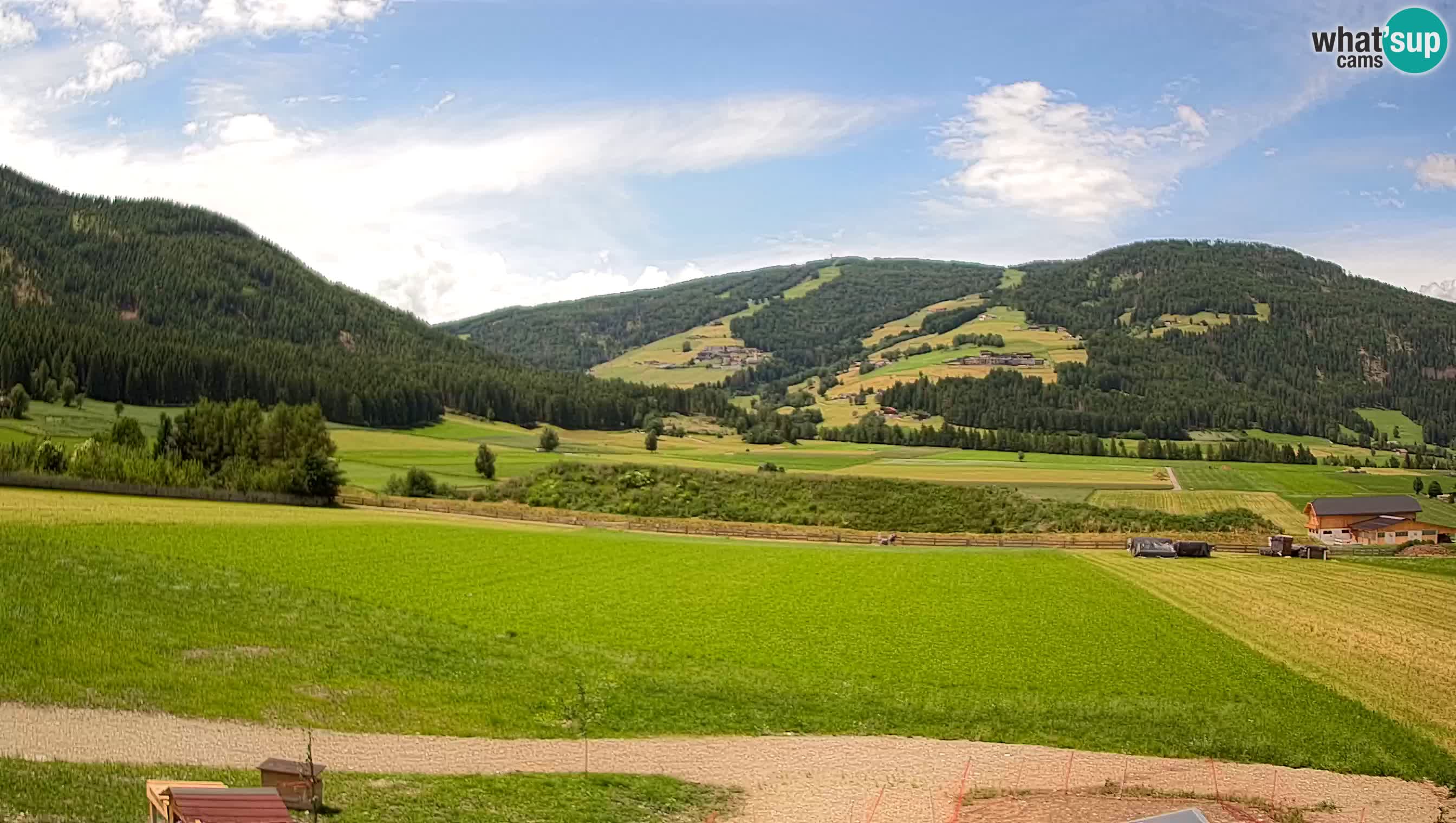 Webkamera Olang | Blick auf den Kronplatz von den Sottla Apartments