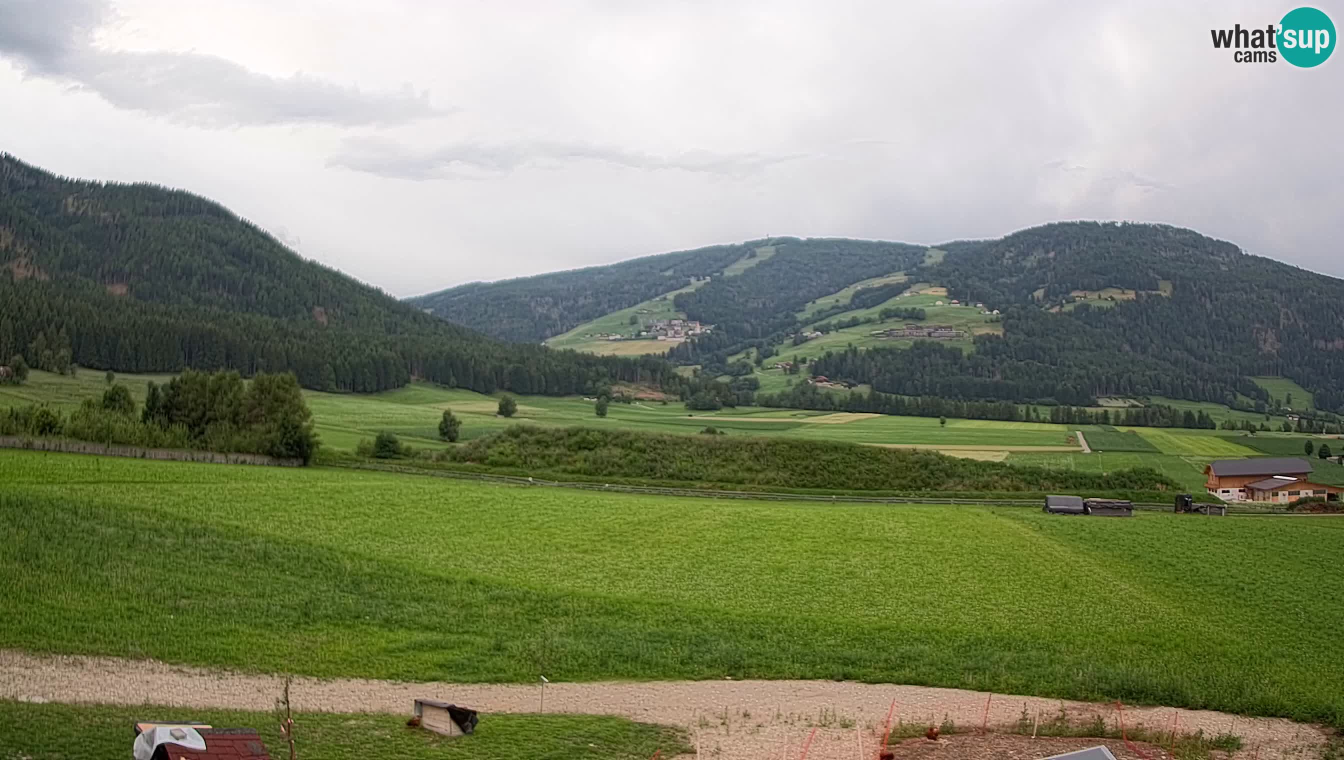Webkamera Olang | Blick auf den Kronplatz von den Sottla Apartments