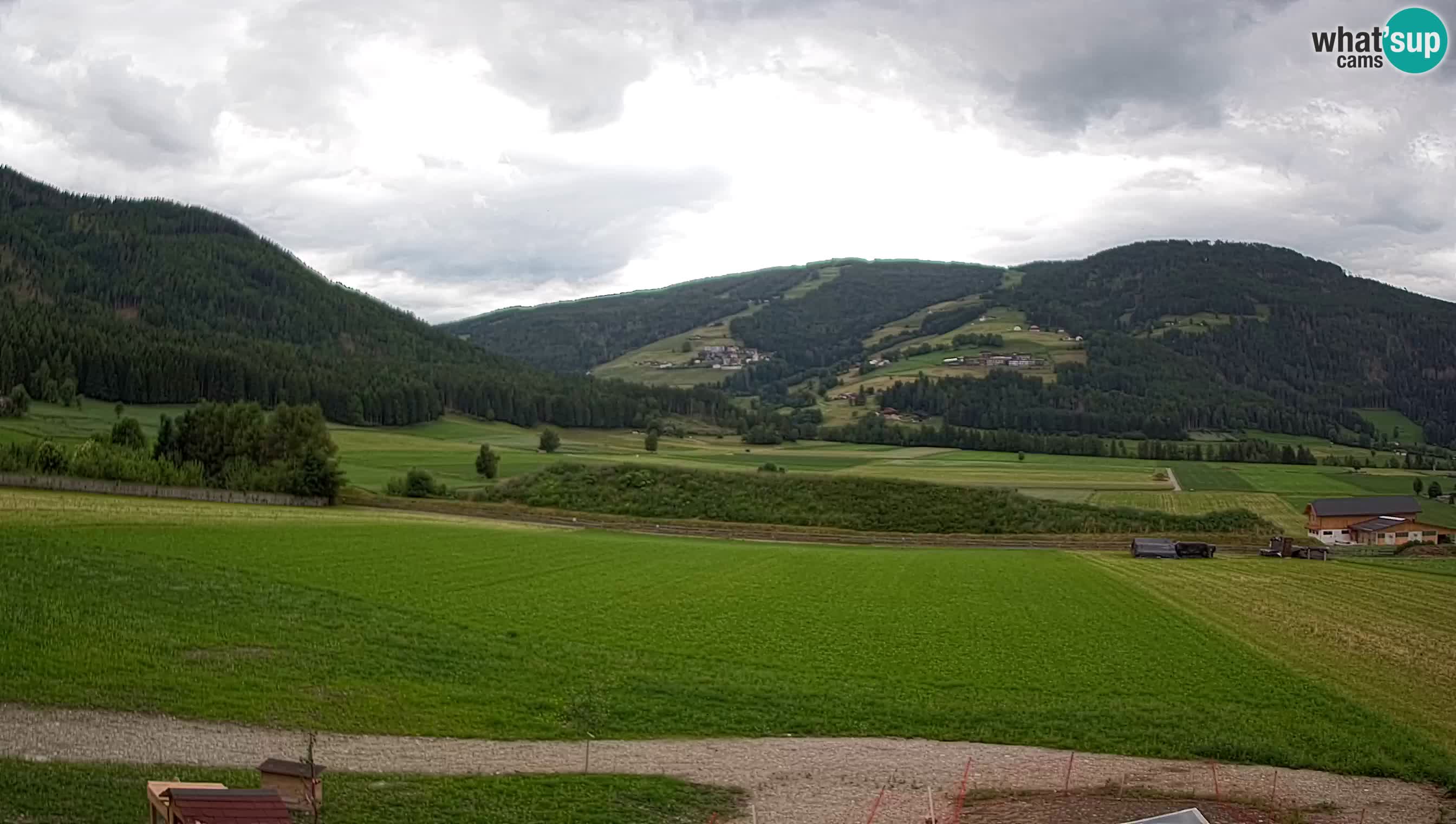 Webkamera Olang | Blick auf den Kronplatz von den Sottla Apartments