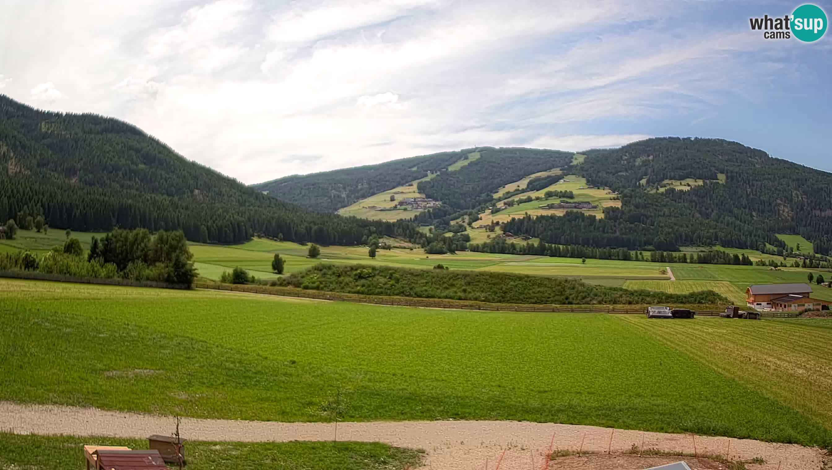 Webkamera Olang | Blick auf den Kronplatz von den Sottla Apartments