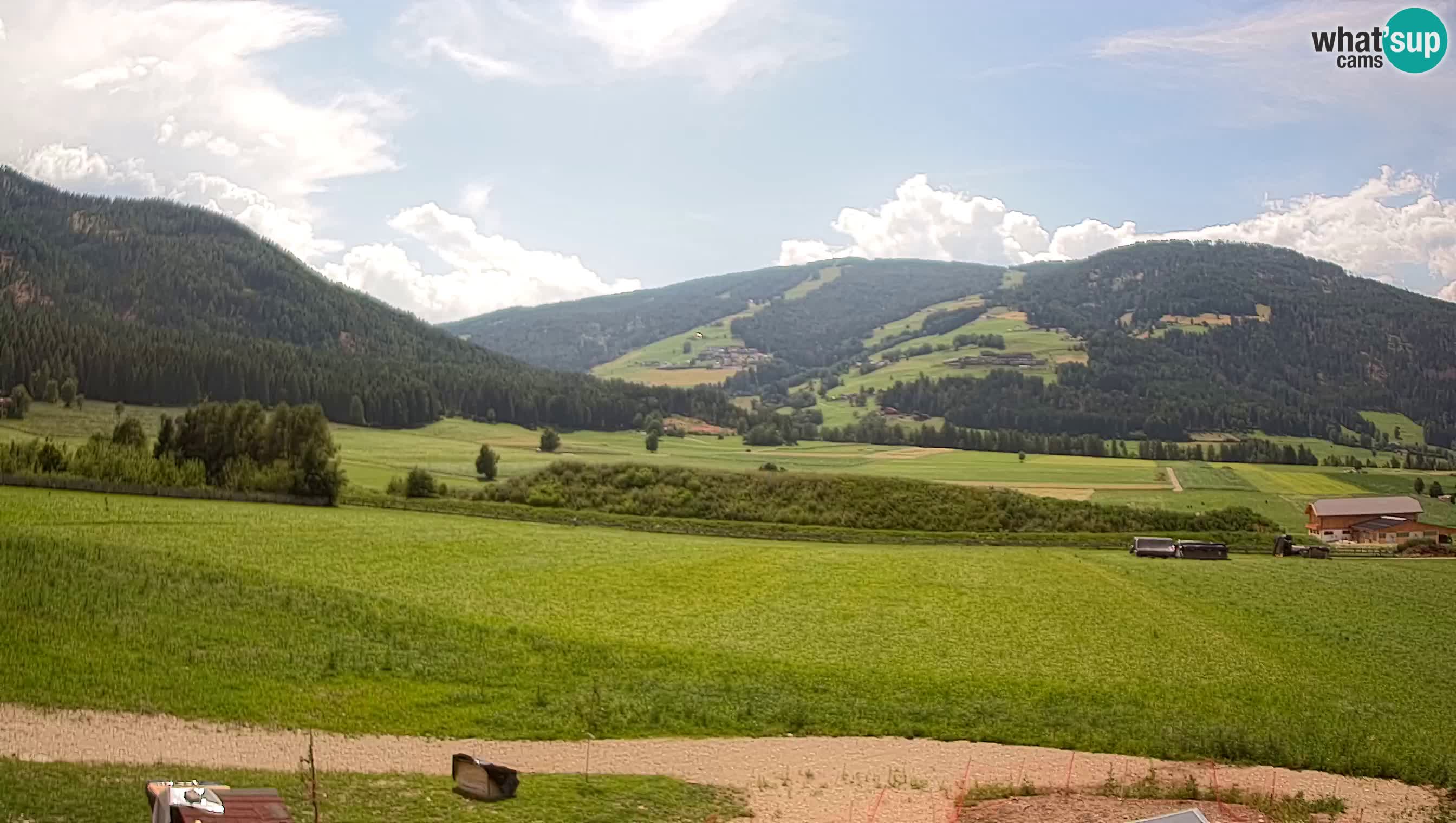 Webkamera Olang | Blick auf den Kronplatz von den Sottla Apartments