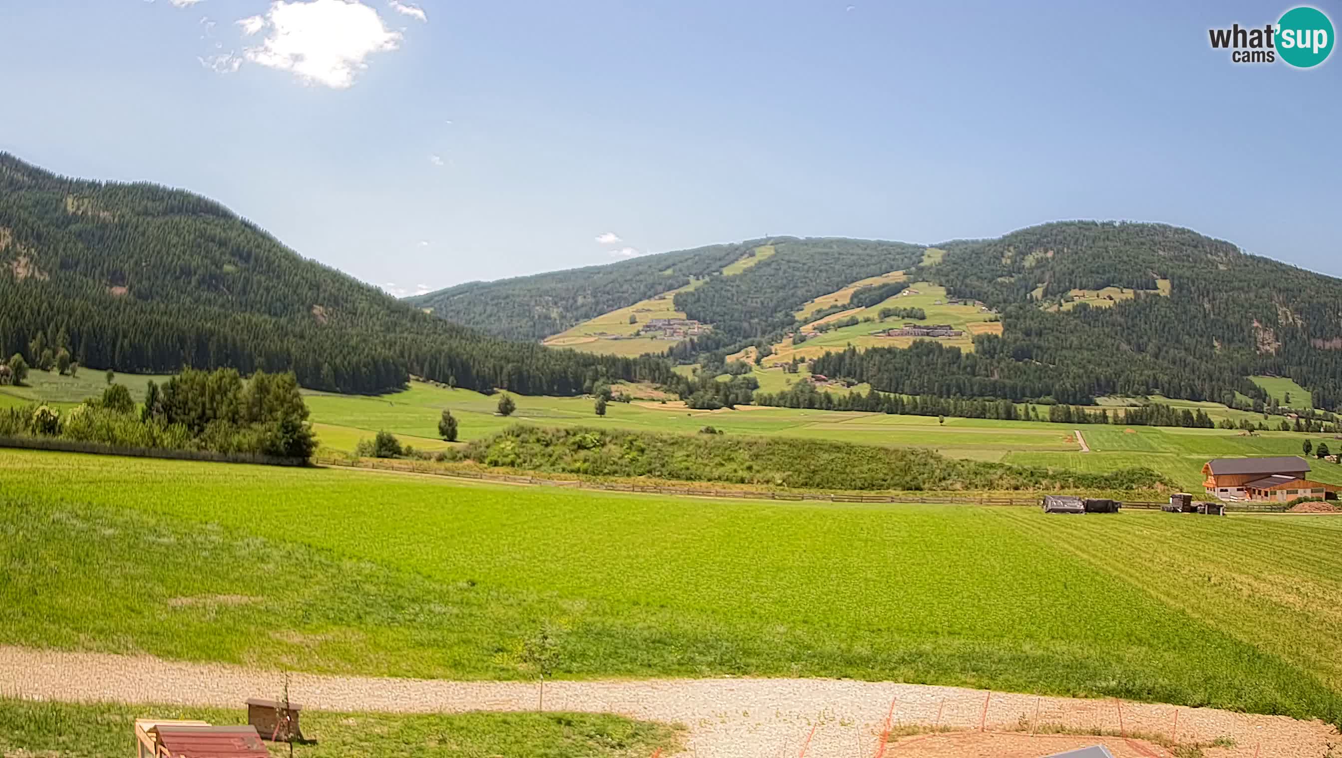 Webkamera Olang | Blick auf den Kronplatz von den Sottla Apartments